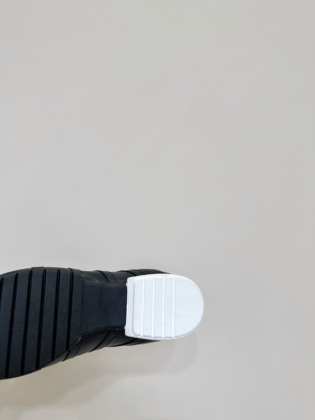 “Unique Imported Leather Shoes: Comfortable, Stylish, and Durable Footwear Collection” - 图片 9