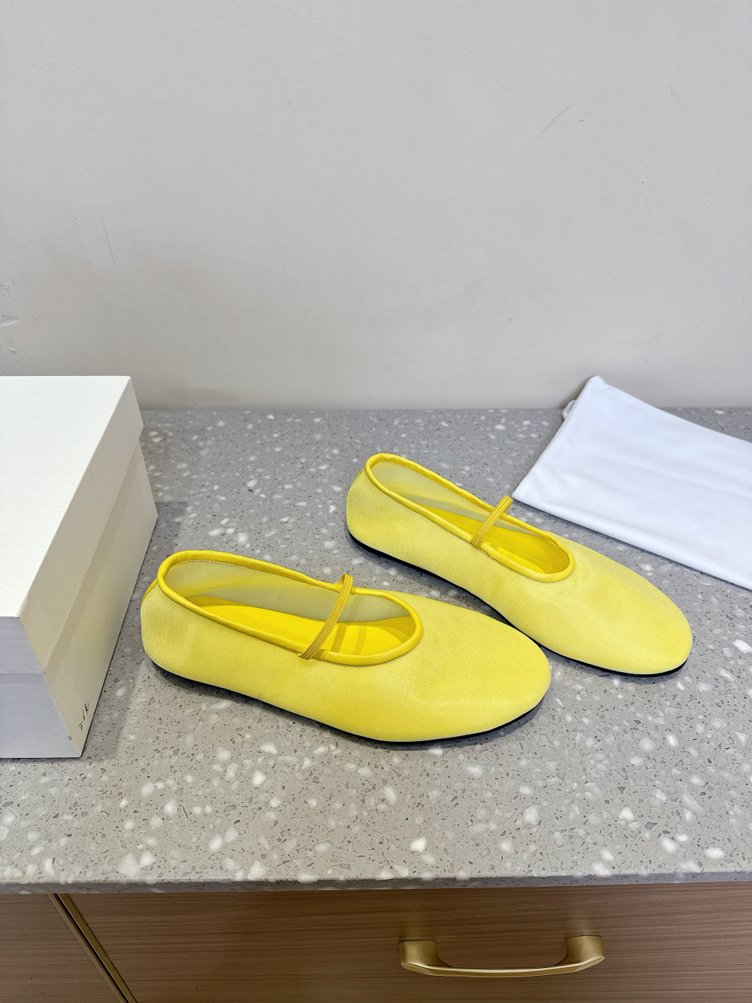 Spring/Summer Collection: 450 in The Row Mary Jane Sock Flat Shoes - 图片 2