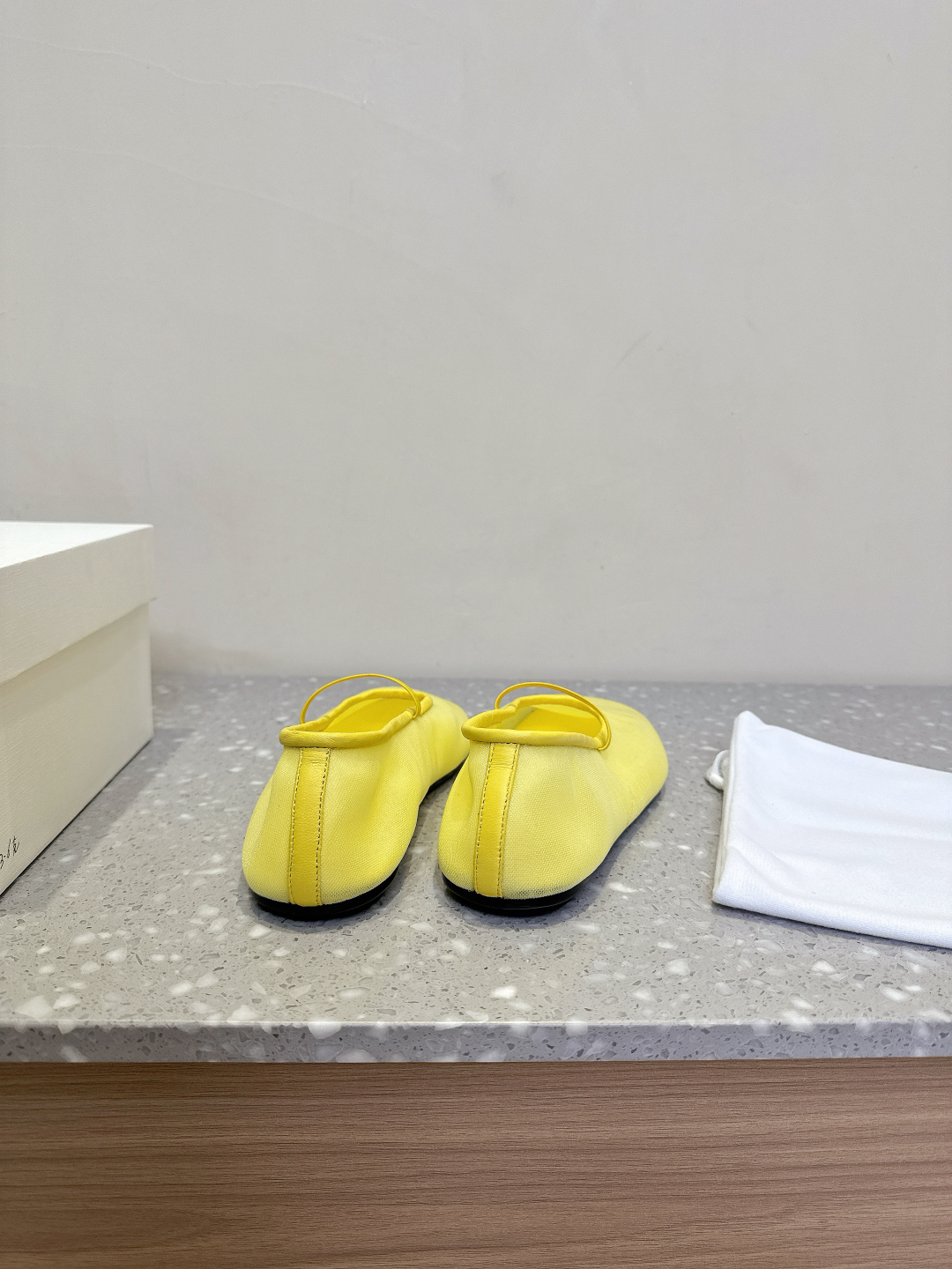 Spring/Summer Collection: 450 in The Row Mary Jane Sock Flat Shoes - 图片 6
