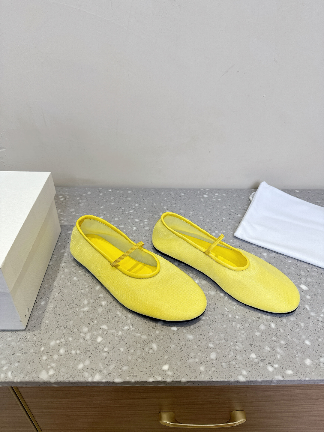 Spring/Summer Collection: 450 in The Row Mary Jane Sock Flat Shoes - 图片 4