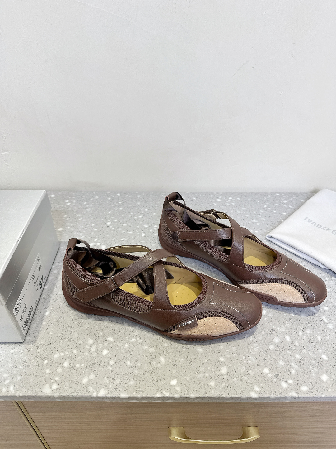 “Spring and Summer New Women’s Sports Shoes: Boxing Boots and Ballet Shoes Design, Comfortable and Fashionable” - 图片 4