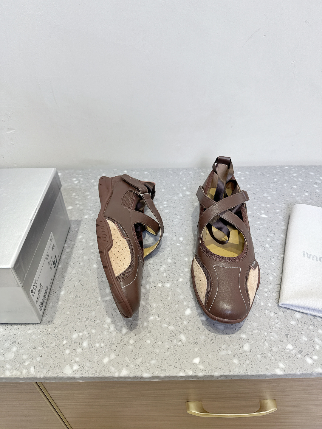 “Spring and Summer New Women’s Sports Shoes: Boxing Boots and Ballet Shoes Design, Comfortable and Fashionable” - 图片 2