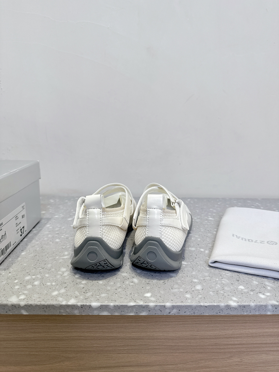 “Spring and Summer New Shoes: Design Inspired by Boxing Boots and Ballet Shoes” - 图片 6