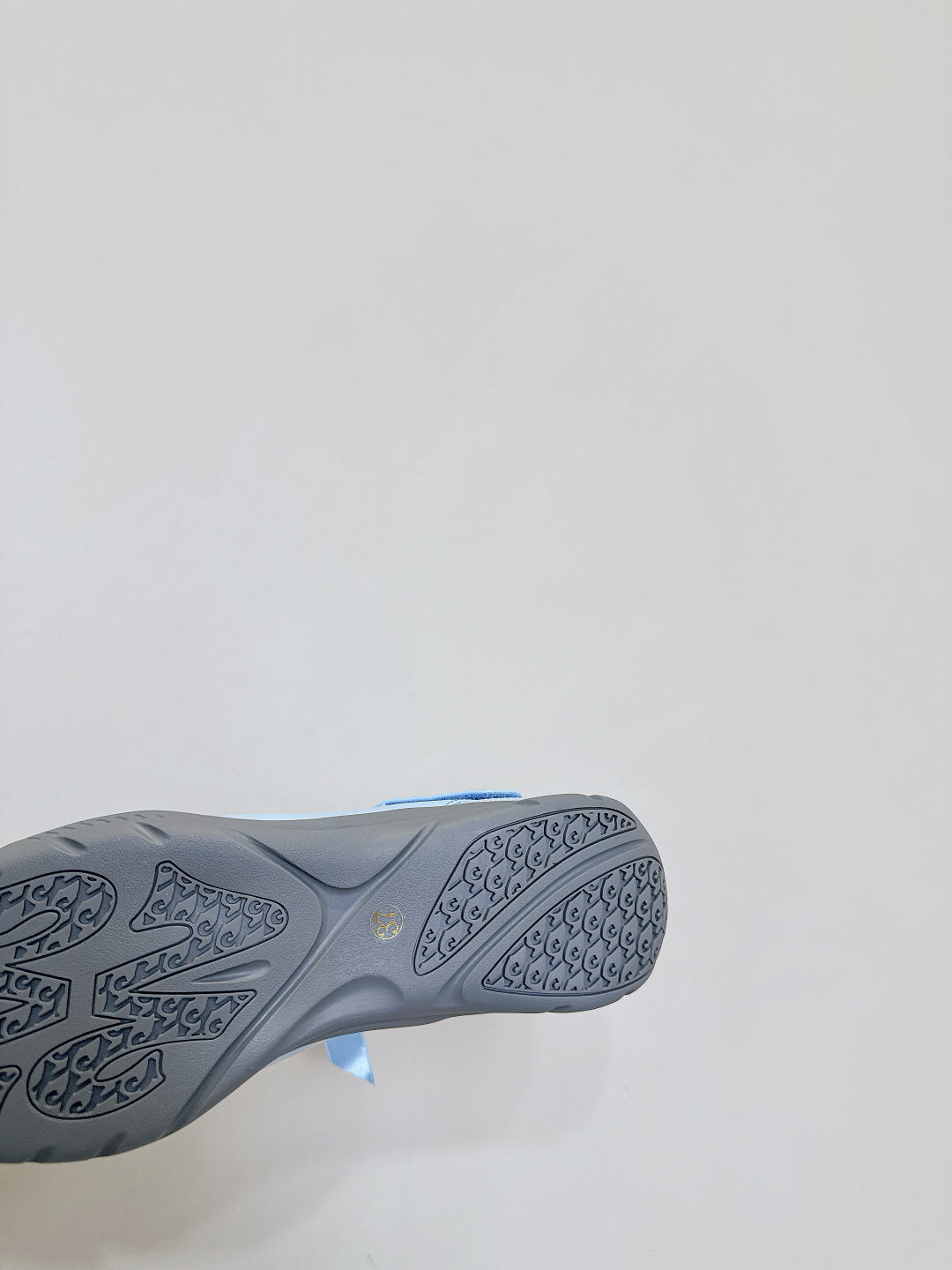 “Spring and Summer Fashion Shoes: Boxing Boots and Ballet Inspired Design for Comfort and Style” - 图片 9