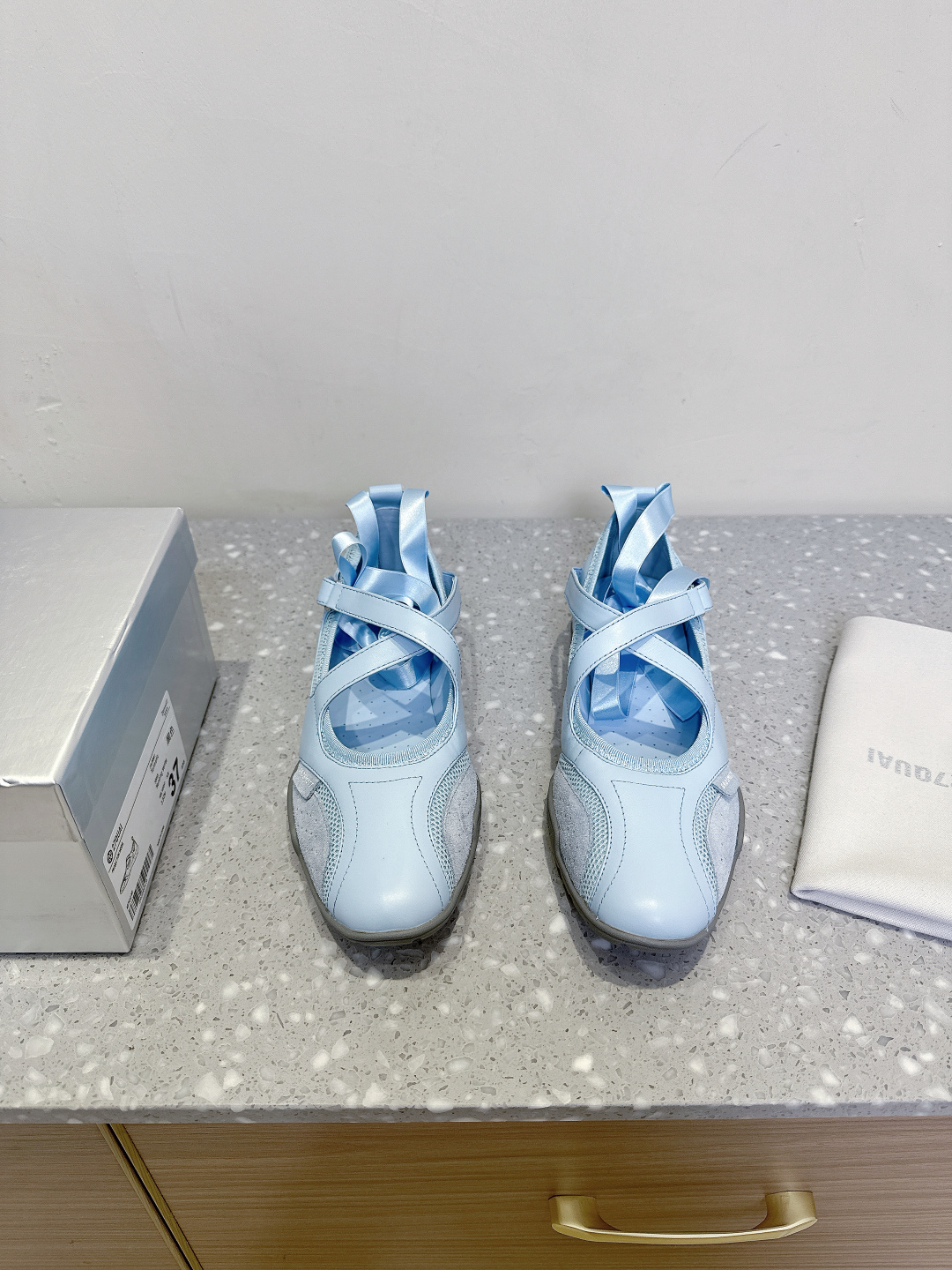“Spring and Summer Fashion Shoes: Boxing Boots and Ballet Inspired Design for Comfort and Style”