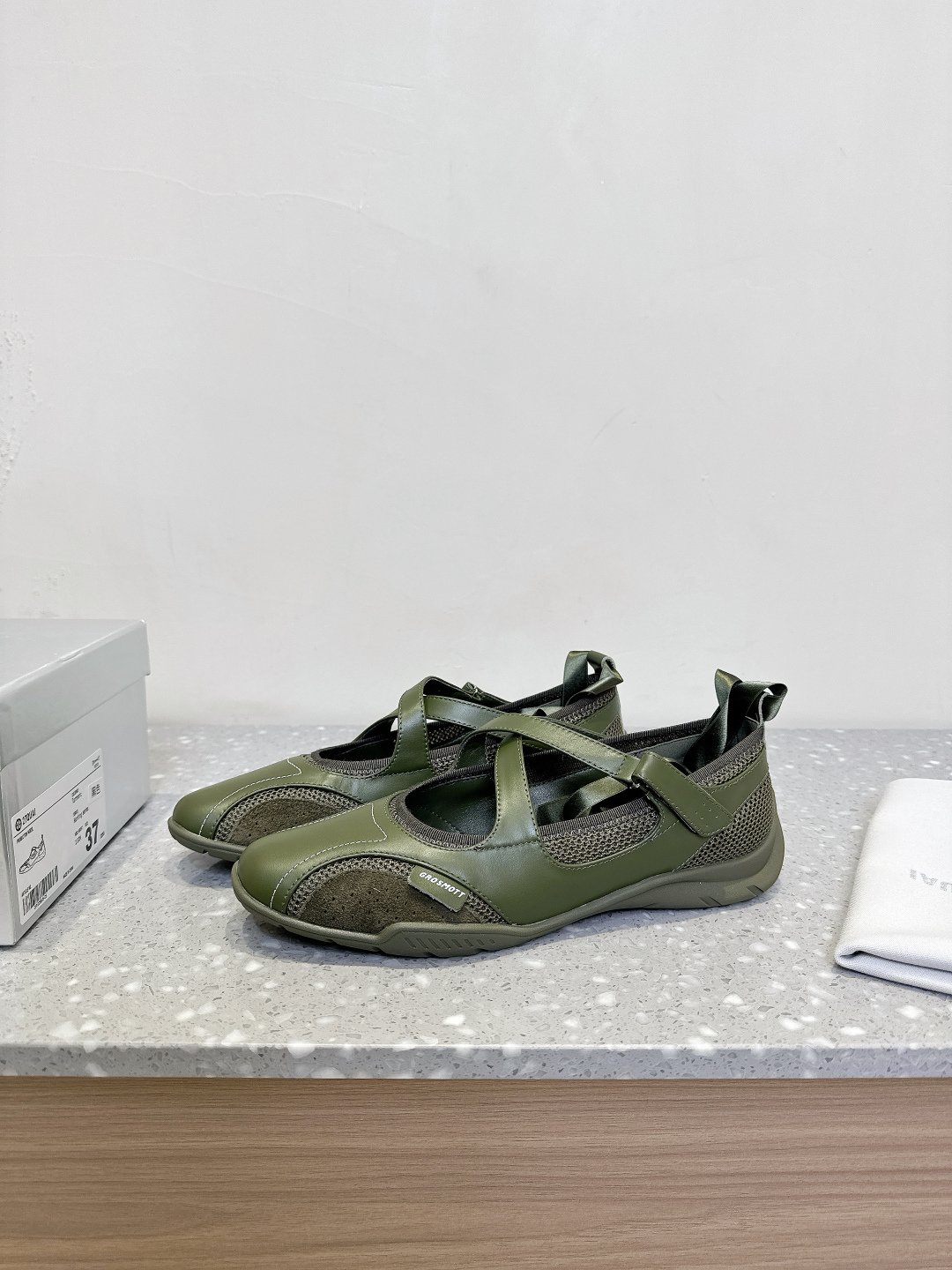 “Spring and Summer Sports Shoes: Boxing Boots and Ballet Flats Fusion for Fashionable Comfort” - 图片 3