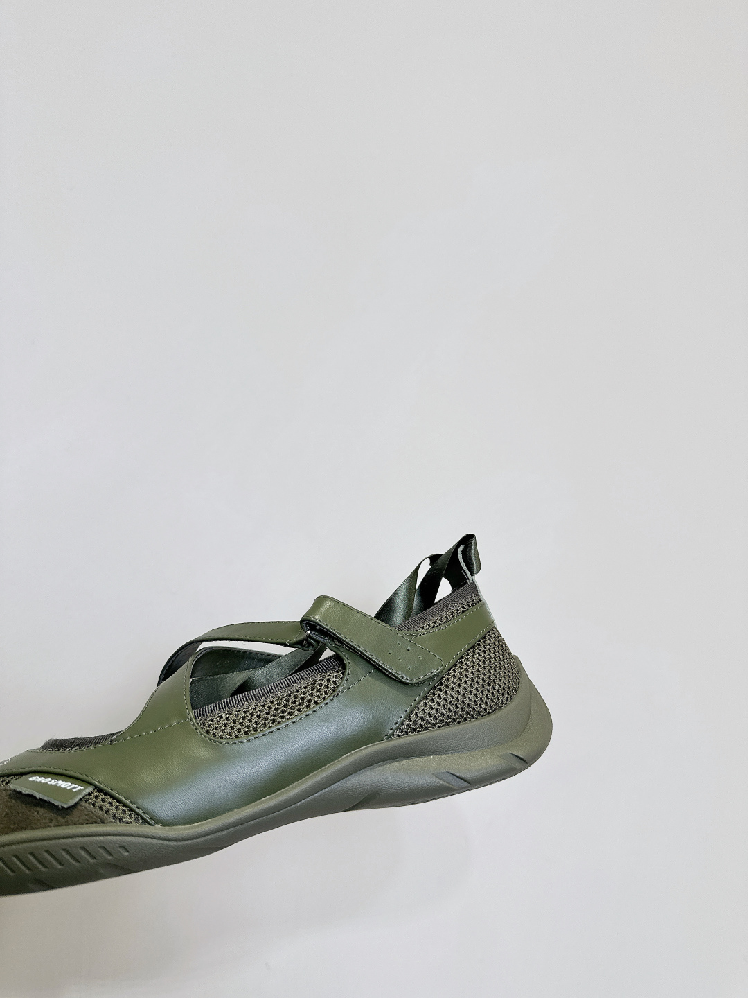 “Spring and Summer Sports Shoes: Boxing Boots and Ballet Flats Fusion for Fashionable Comfort” - 图片 7