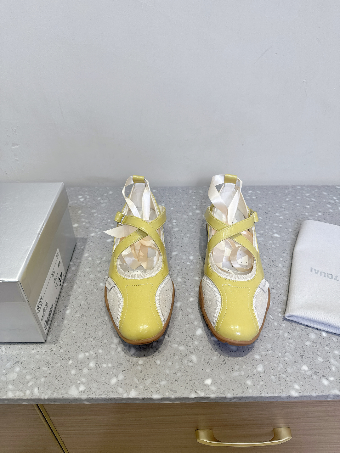 “Spring and Summer Fashion Shoes: Combining Boxing Boots and Ballet Shoes for Sports and Style”