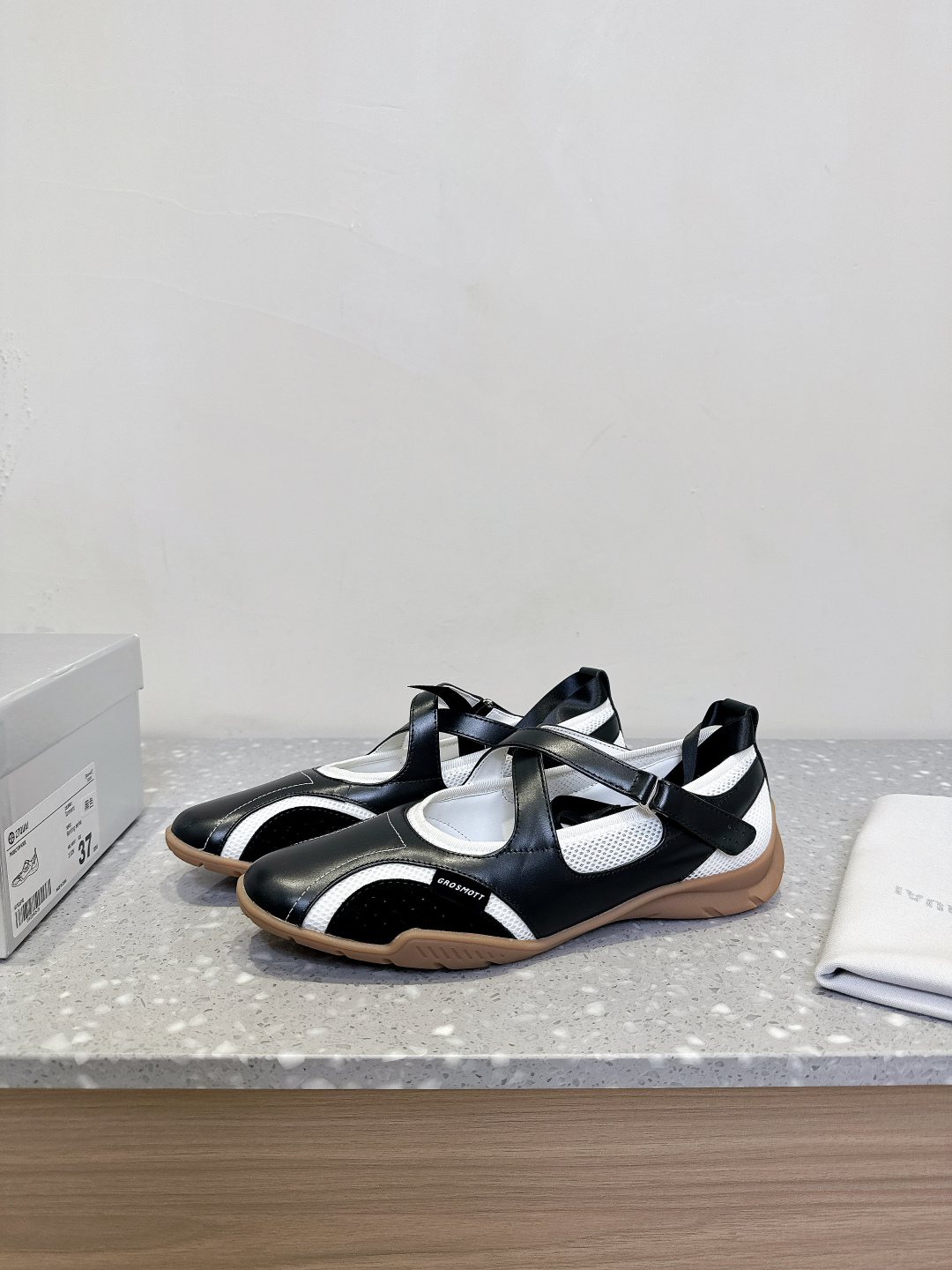 “Stylish Spring and Summer Shoes: Fusion of Boxing and Ballet, Comfortable and Fashionable, Sizes 35-40” - 图片 3
