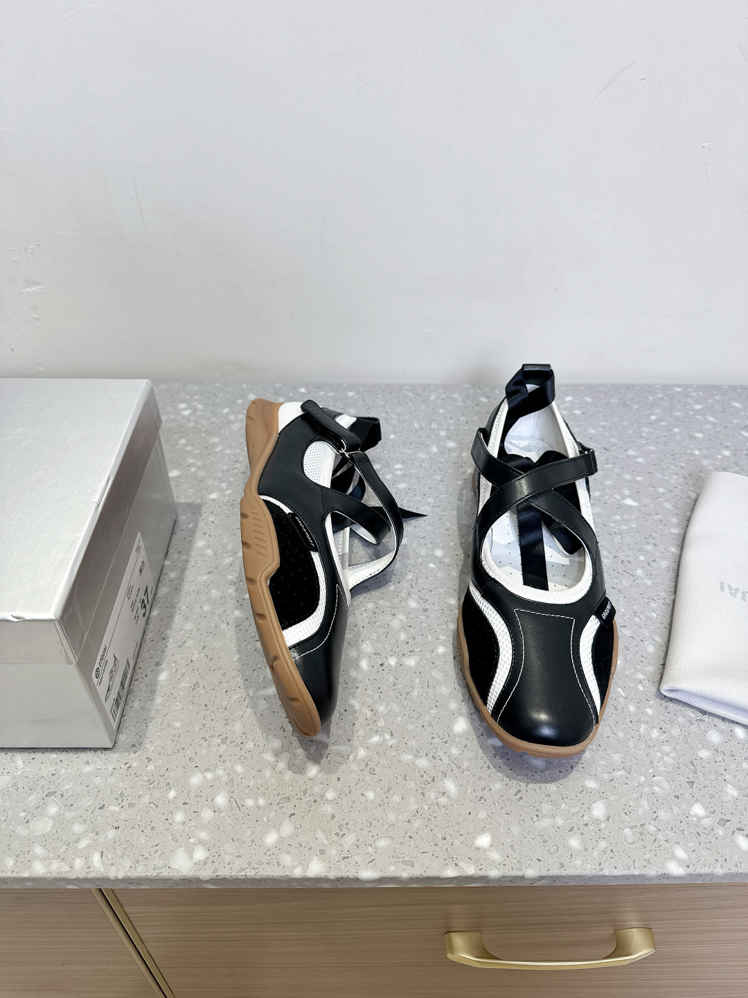 “Stylish Spring and Summer Shoes: Fusion of Boxing and Ballet, Comfortable and Fashionable, Sizes 35-40” - 图片 2