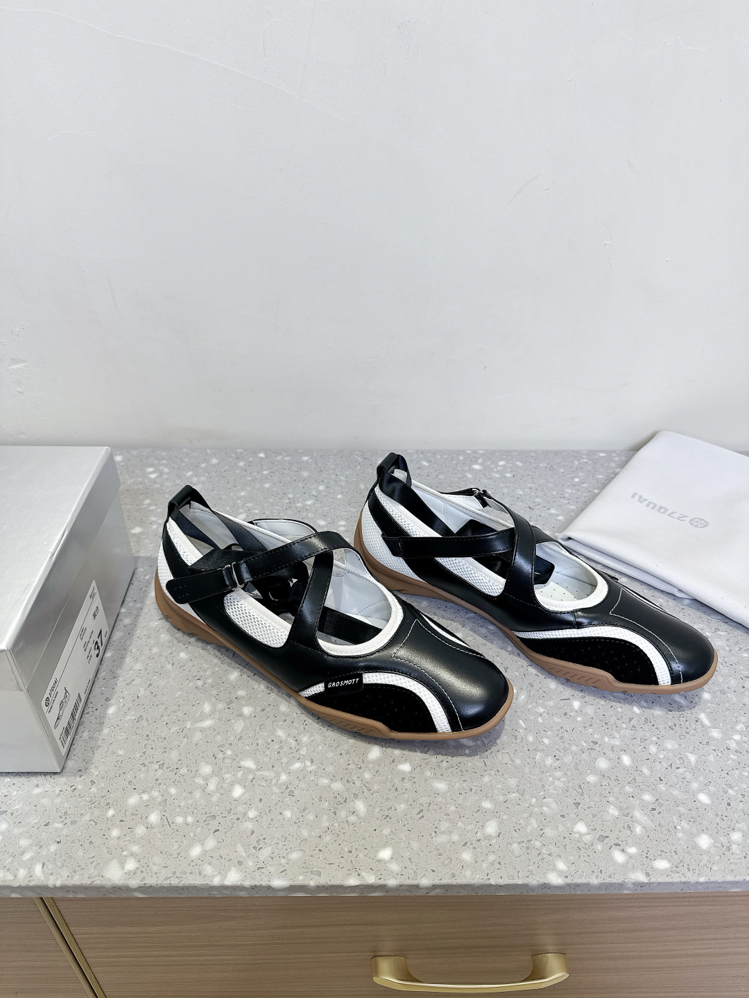“Stylish Spring and Summer Shoes: Fusion of Boxing and Ballet, Comfortable and Fashionable, Sizes 35-40” - 图片 4