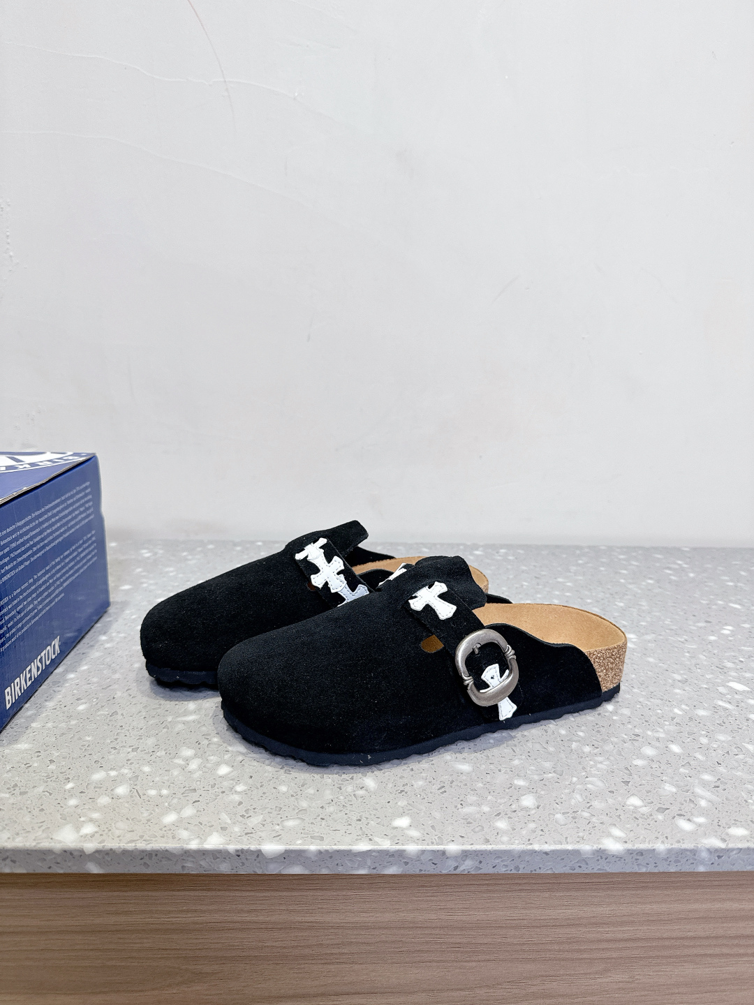 “Chrome Hearts Crocson 25ss Recreational Half-Trail Shoes: Comfortable Foot-Shaped Design with Velvet Fabric” - 图片 3