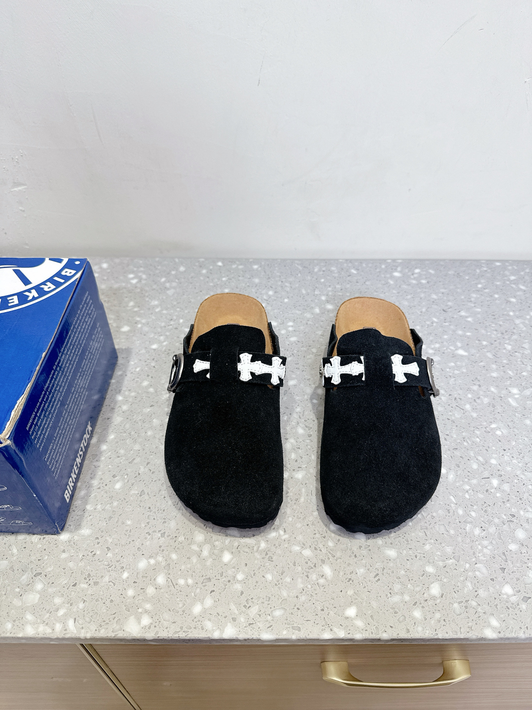 “Chrome Hearts Crocson 25ss Recreational Half-Trail Shoes: Comfortable Foot-Shaped Design with Velvet Fabric” - 图片 1
