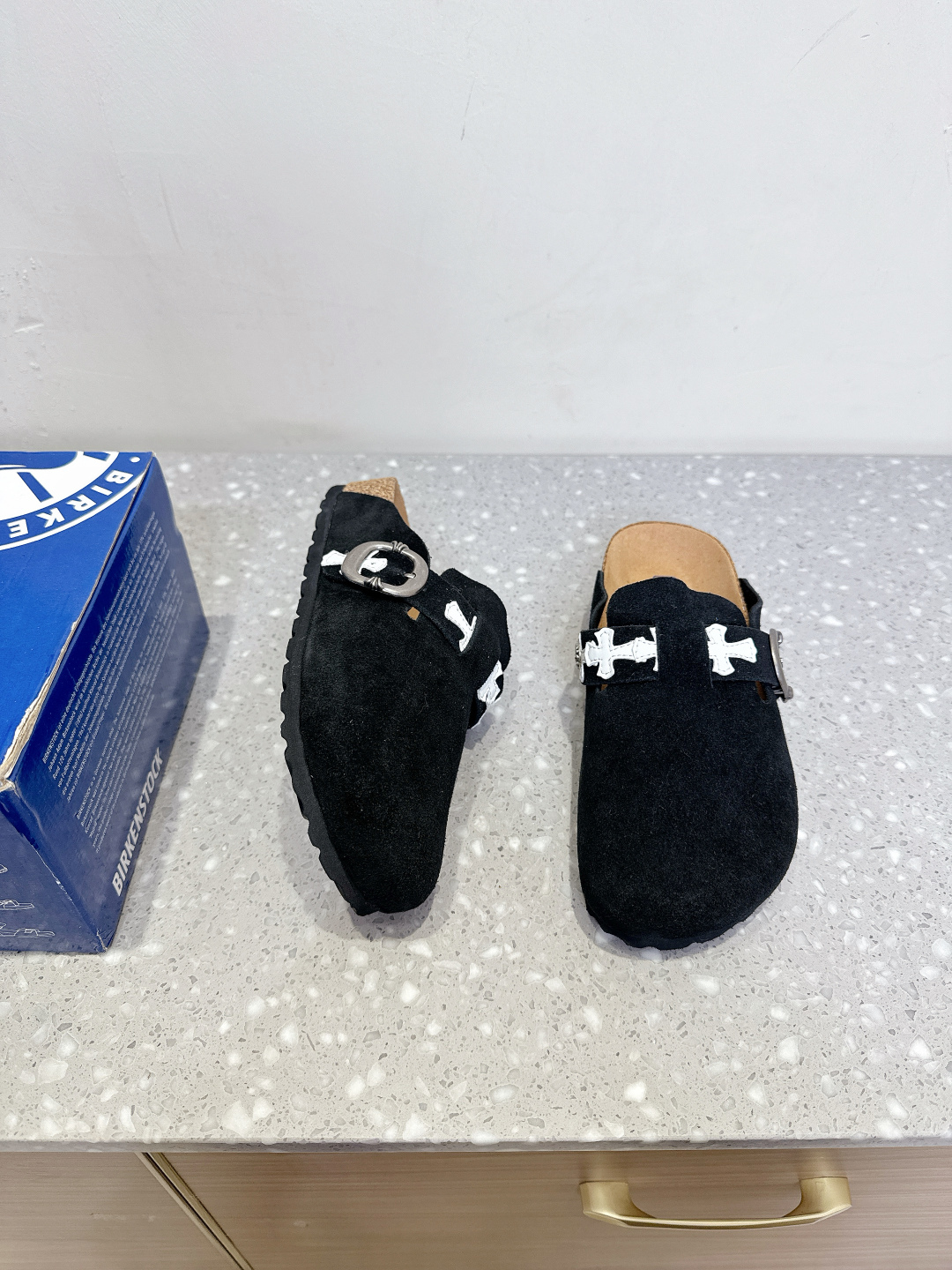 “Chrome Hearts Crocson 25ss Recreational Half-Trail Shoes: Comfortable Foot-Shaped Design with Velvet Fabric” - 图片 2