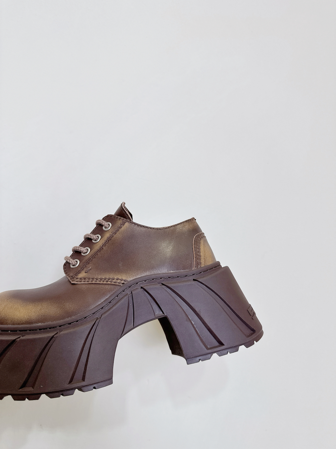 Fresh Small Crowds Derby Shoes with Thick Base for Leisure: Review & Features - 图片 7