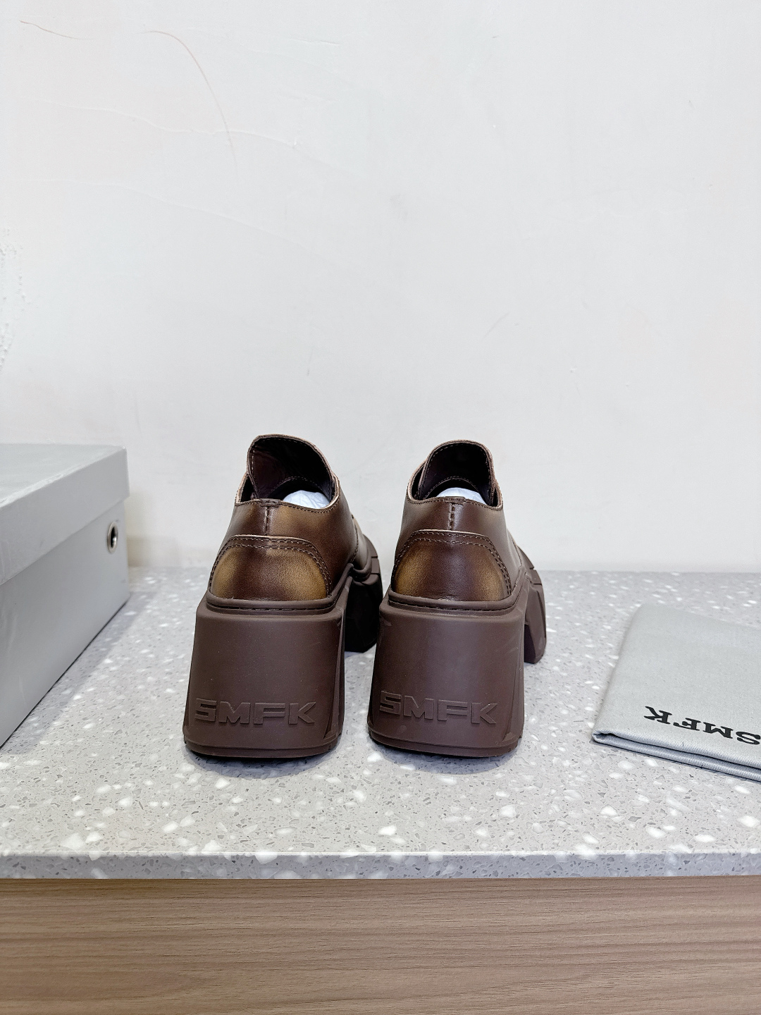 Fresh Small Crowds Derby Shoes with Thick Base for Leisure: Review & Features - 图片 6