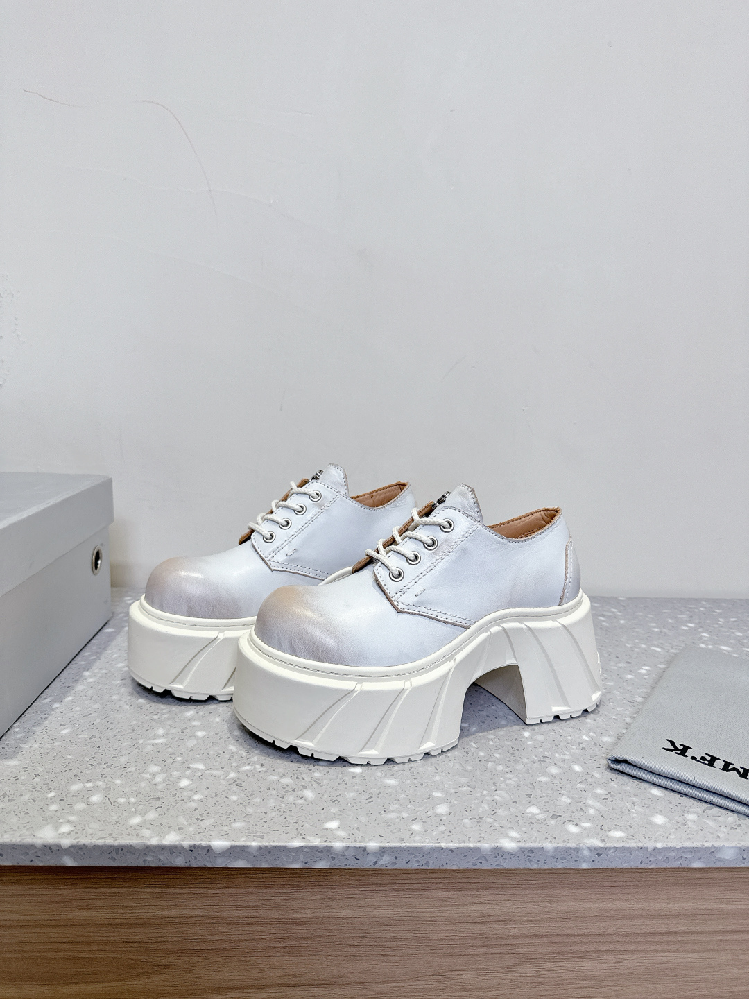 Fresh Small Crowds Derby Shoes with Thick Base for Leisure Wear