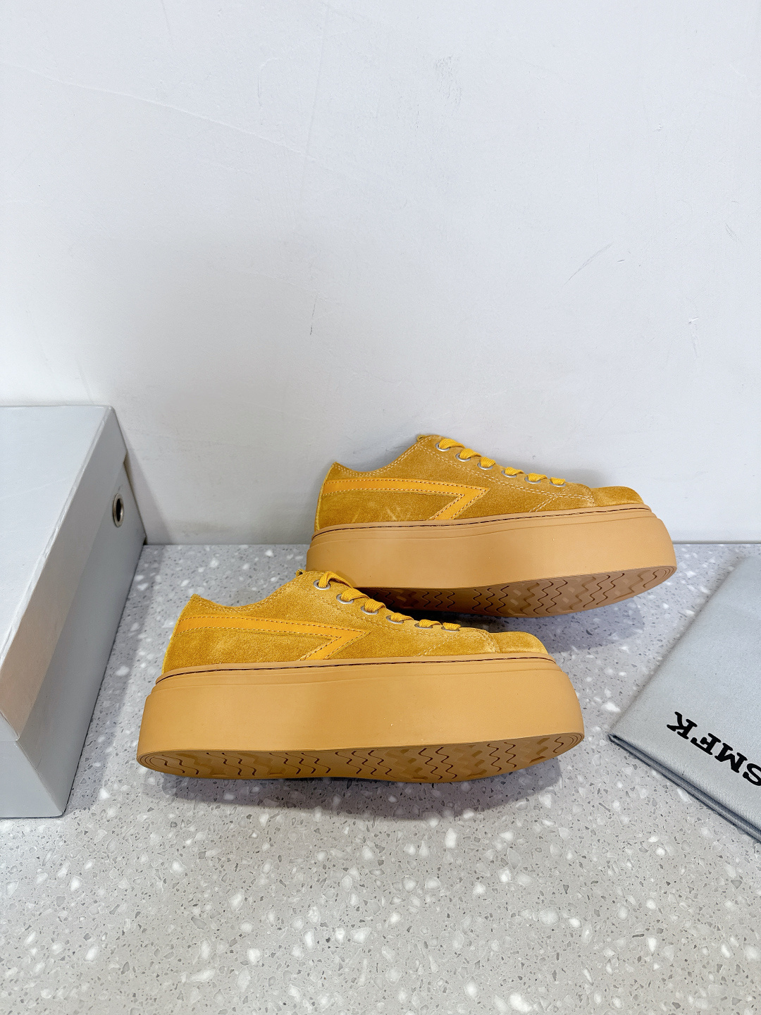 Trendy Derby Shoes with Fresh Design and Comfortable Base for Small Crowds - 图片 4