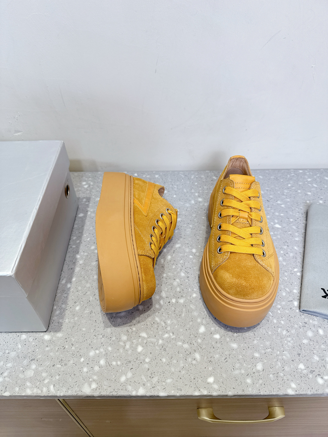 Trendy Derby Shoes with Fresh Design and Comfortable Base for Small Crowds - 图片 3