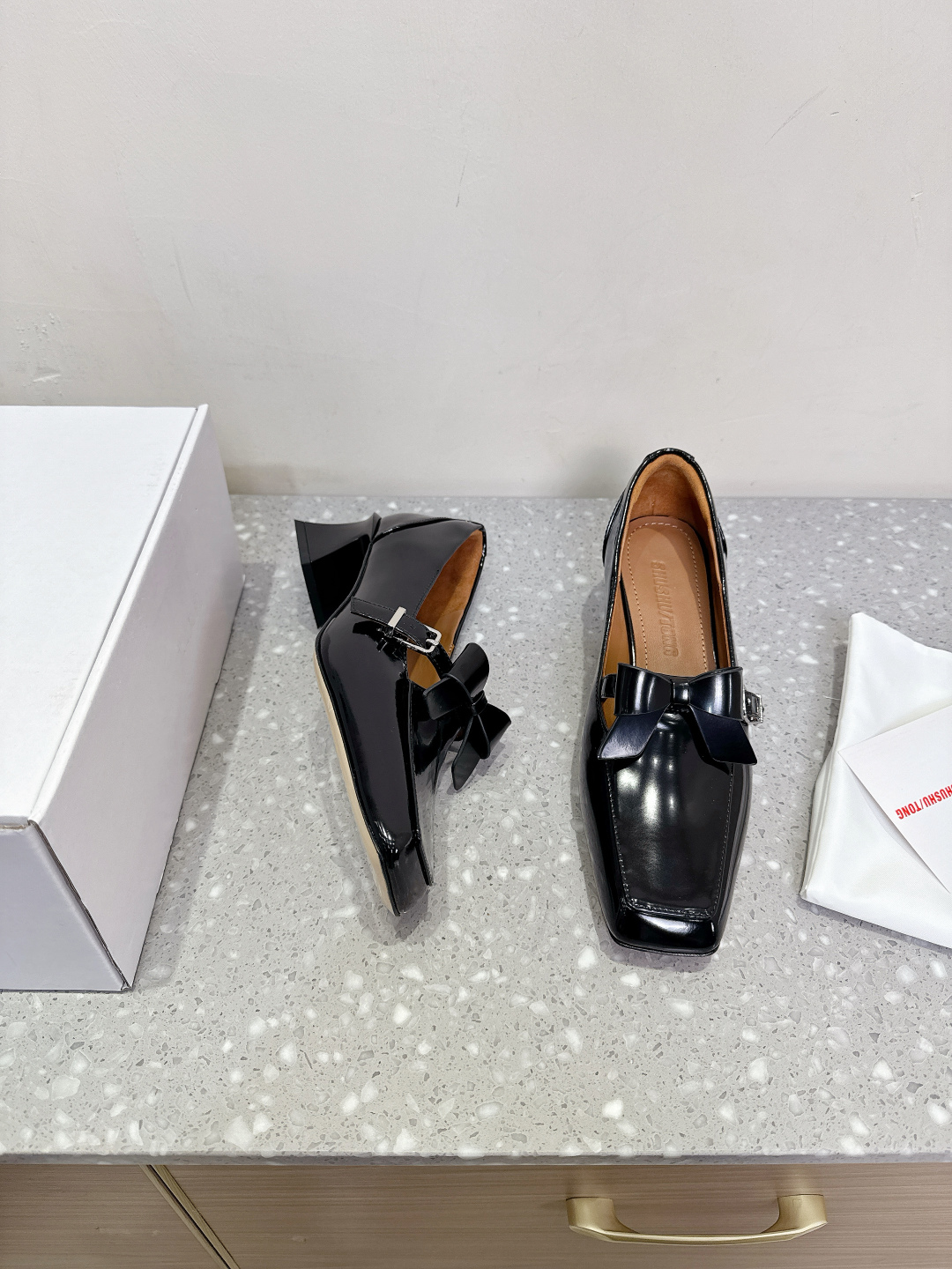Elegant Butterfly Knot Square Head Heels: 825SShushutong Spring/Summer Collection - 图片 3