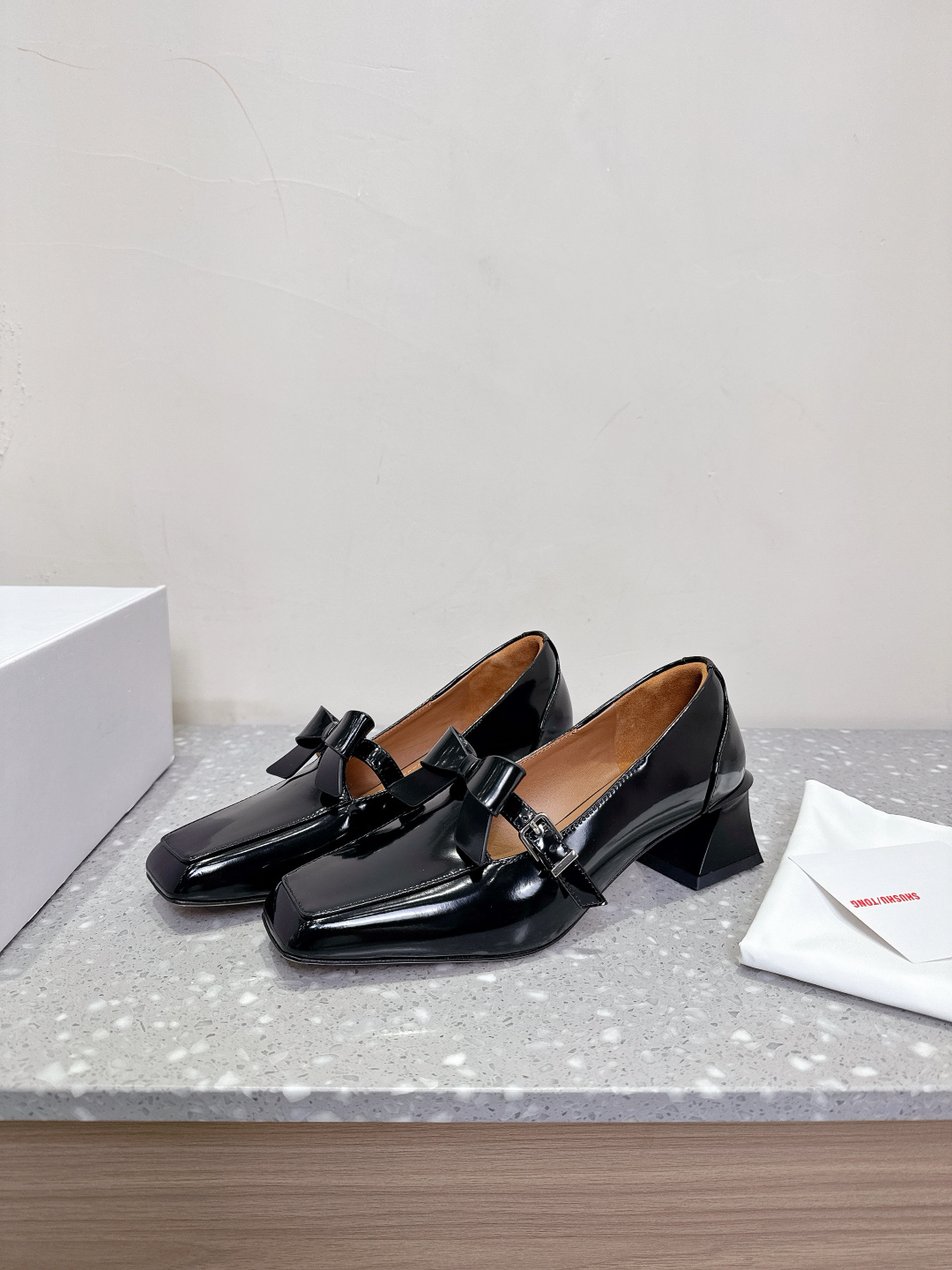 Elegant Butterfly Knot Square Head Heels: 825SShushutong Spring/Summer Collection