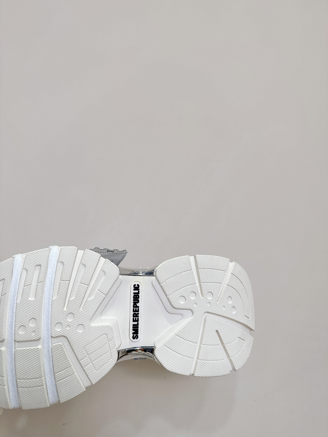 Smile Republic: 975 for Spring and Summer Shoe Collection - 图片 9