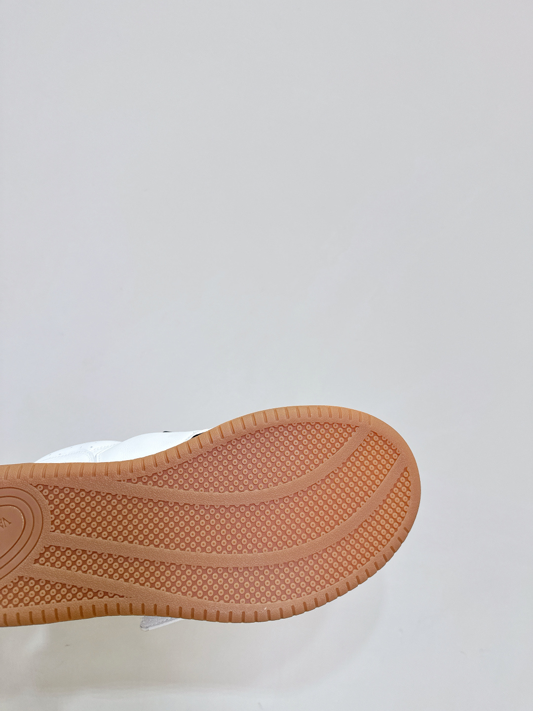 Valentino 25ss New Autumn Winter Quilts Collection with Magic Stickers – Stylish and Quality Footwear - 图片 9