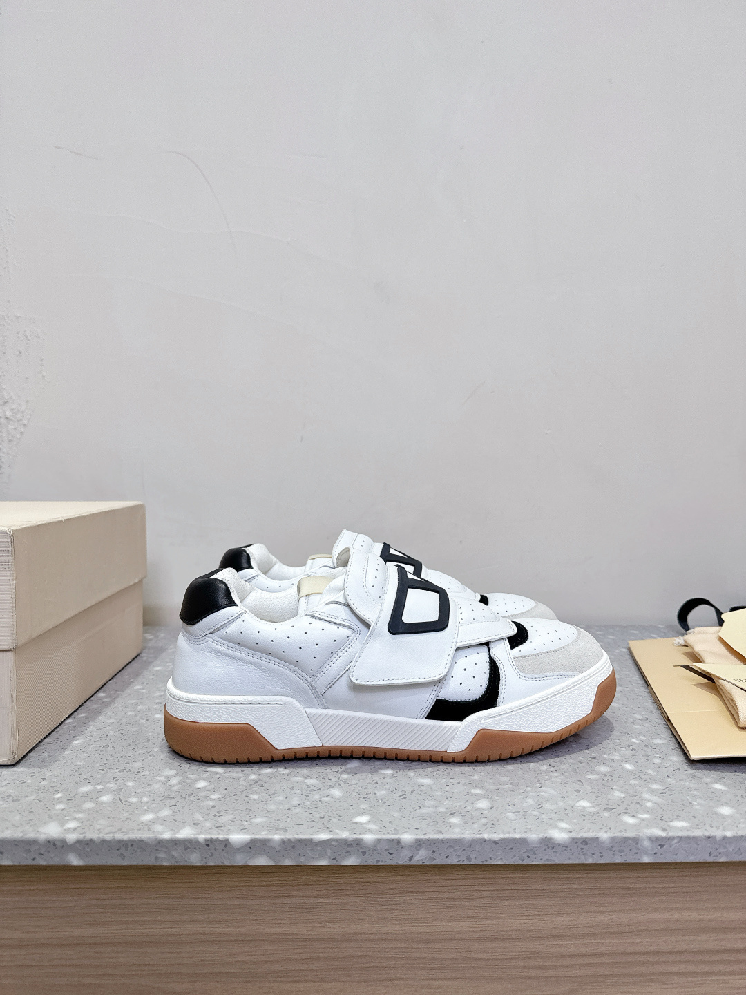 Valentino 25ss New Autumn Winter Quilts Collection with Magic Stickers – Stylish and Quality Footwear - 图片 5