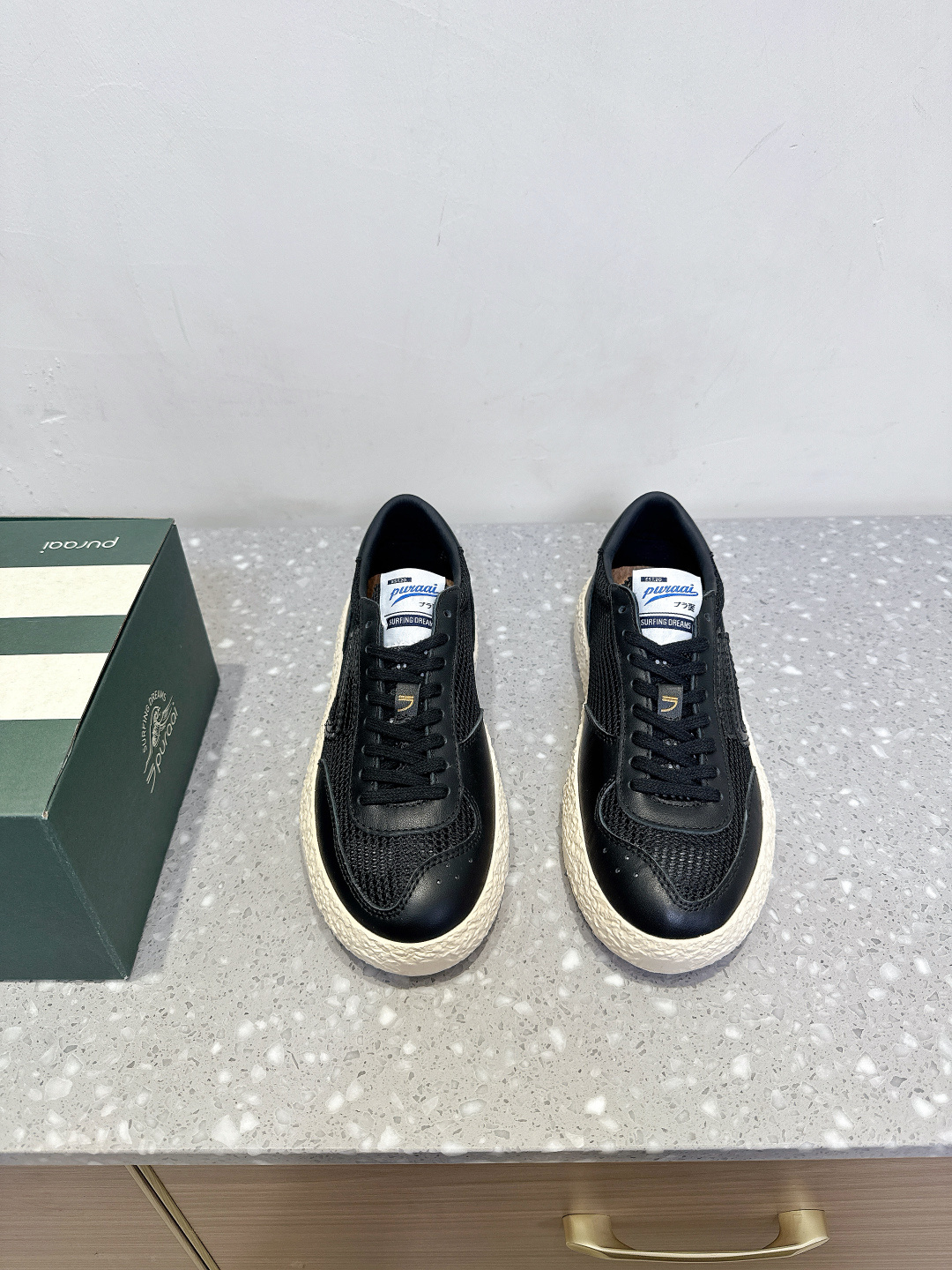 NO:437648,Puraai Polly niche trendy brand 25ss spring and summer new style retro board shoes style Puraai brand with environmentally friendly materials Soft leather breathable color-blocking casual shoes lightweight thick-soled casual shoes upper is made of original imported cowhide/fabric inner foot pad sheepskin outsole original customized rubber outsole Size35-40 (40 custom made no return or exchange), casual shoes/sports shoes, sneakers, cowhide, sheepskin19860909Puraai Polly 小众潮牌 25ss春夏新款 复古 板鞋 主打环保材料的潮流品牌Puraai的款式 软皮透气拼色休闲鞋轻便厚底休闲鞋 鞋面采用原版进口牛皮/布面 内里垫脚羊皮 大底原版定制橡胶大底 Size35-40（40订做不退换）,休闲鞋/运动鞋,sneakers,cowhide,sheepskin,Women's Shoes