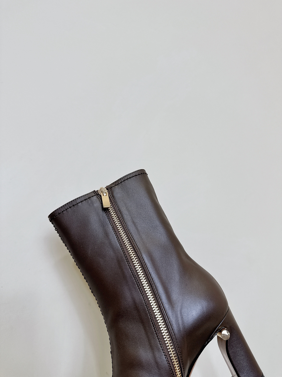 McQueen 25ss Autumn/Winter Collection: Cozy, Vintage Shoes with Imported Leather - 图片 7