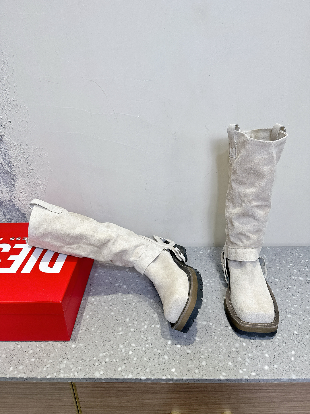 Fashion Rebel: Diesel Disai Boots for Fall and Winter - 图片 3