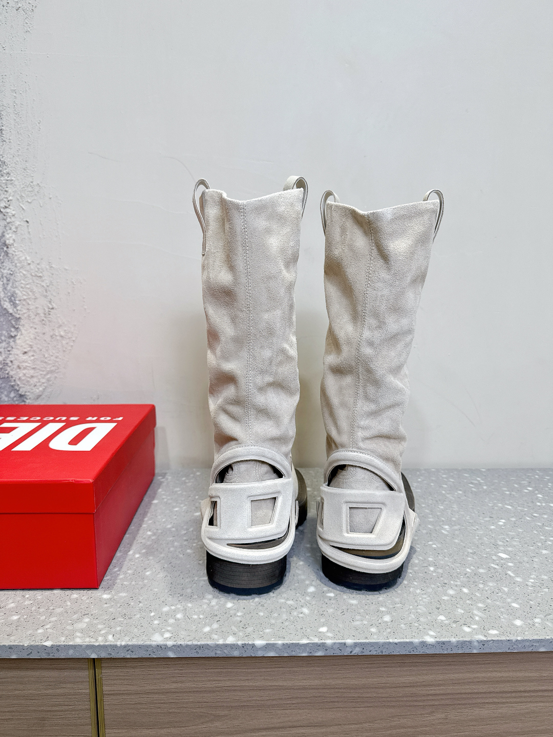 Fashion Rebel: Diesel Disai Boots for Fall and Winter - 图片 6