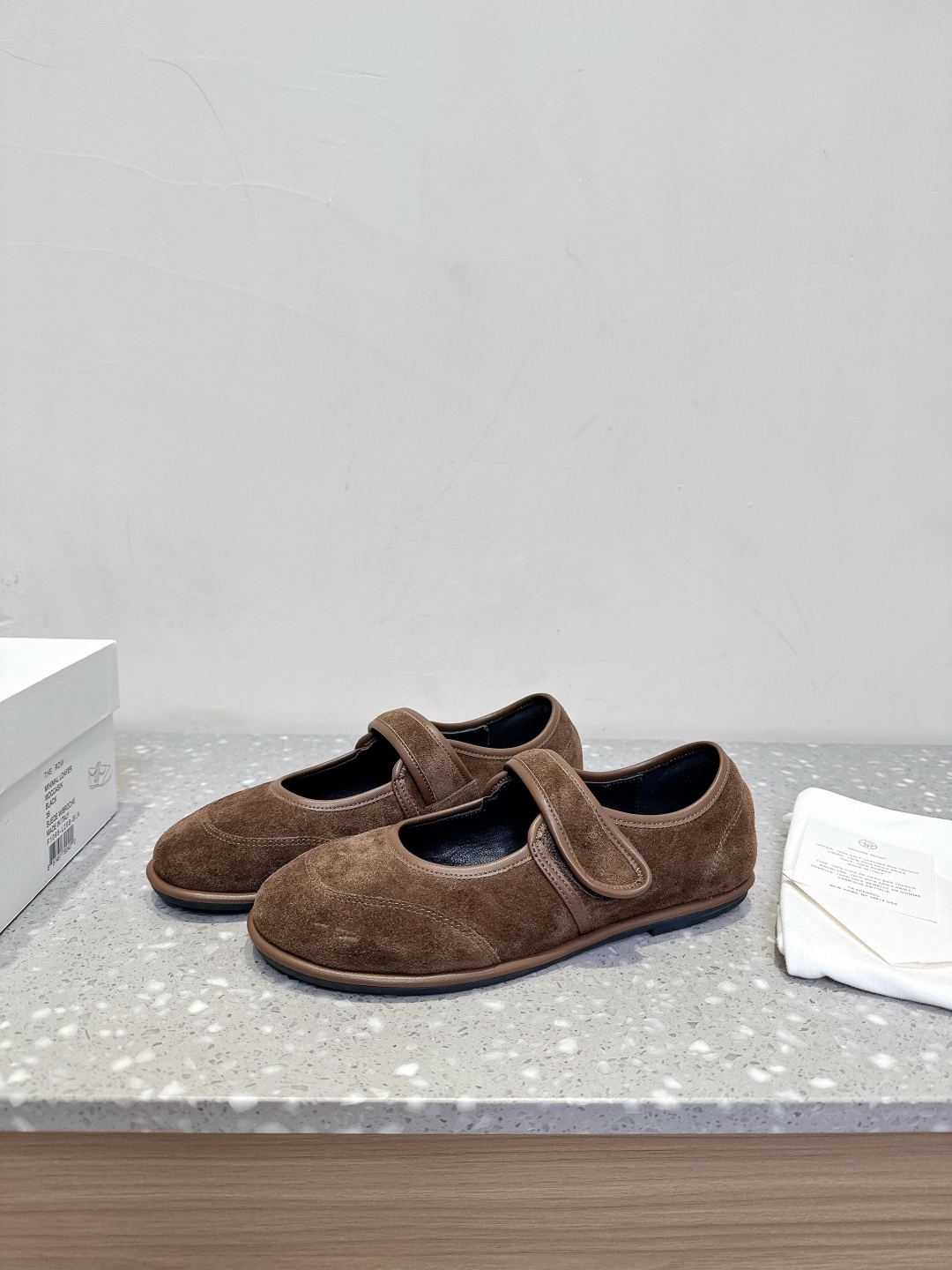 “High-Quality Canal Flat-Footed Shoes with Original Imported Skin for Fall and Winter” - 图片 3