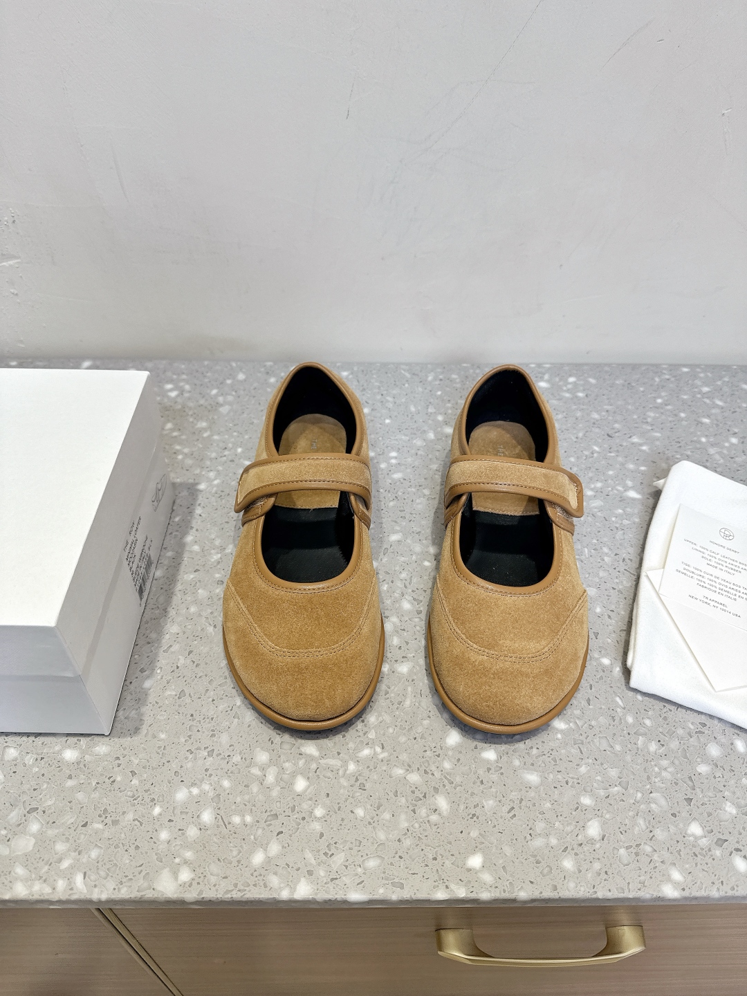 “The Row Fall/Winter Shoes: Canal Flat-Footed Cloudy Soft Shoes with Original Import Skin”