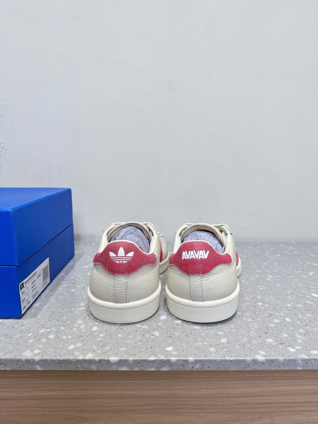 Adidas Alavav 25s Square Shellhead Skate Shoes feature enlarged design, cow leather, and unique shoe box. Size 35-40. - 图片 6