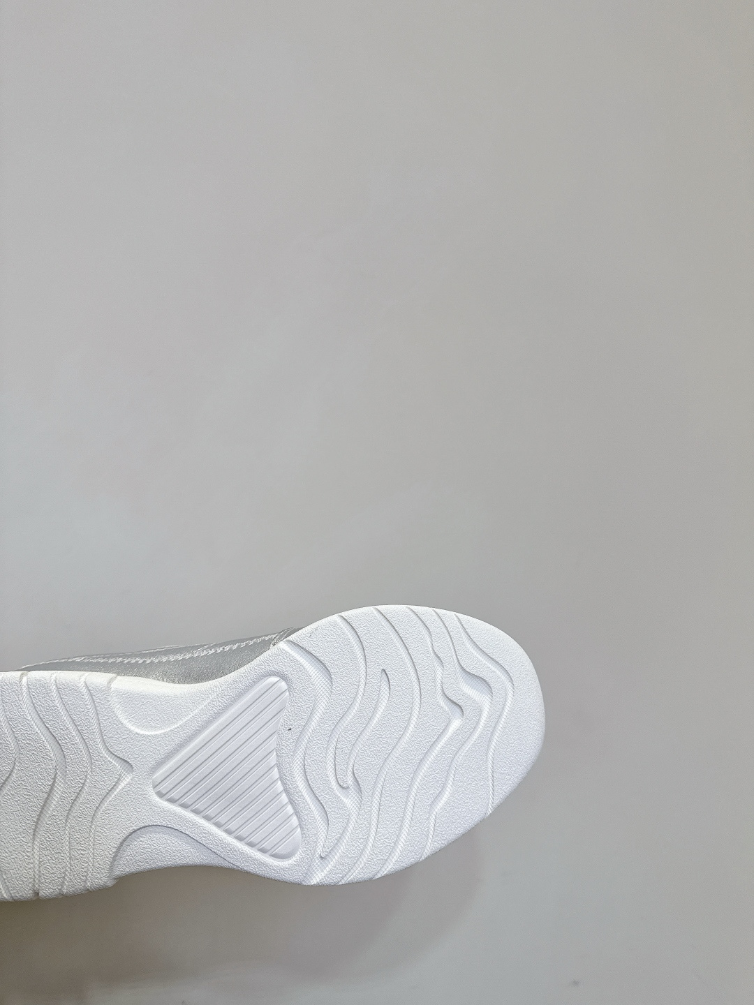 “German Recreational Shoes: Unique New Autumn Winter Styles for Women, Cricket Design, Panda Color, Custom Rubber Sole” - 图片 8