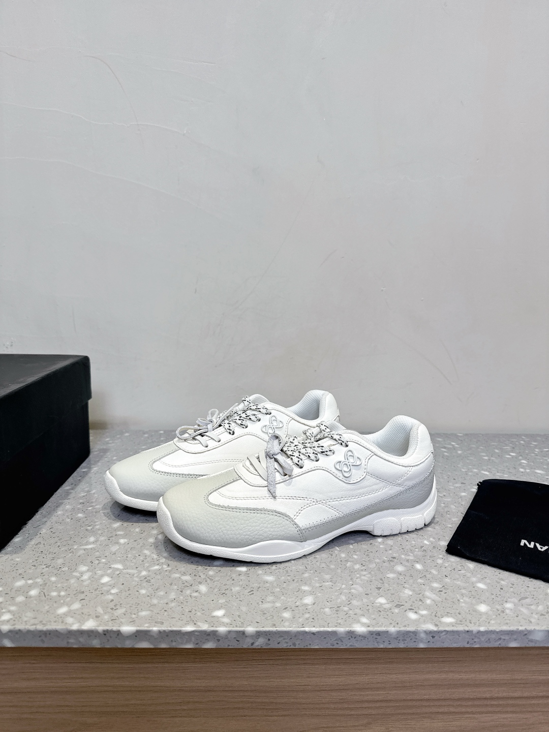 “German Recreational Shoes: New Autumn-Winter Collection with Unique Style and Comfort” - 图片 2