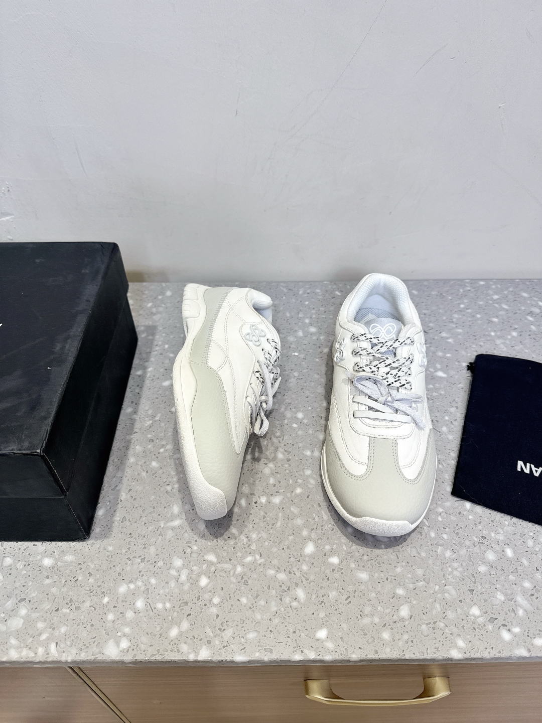 “German Recreational Shoes: New Autumn-Winter Collection with Unique Style and Comfort”