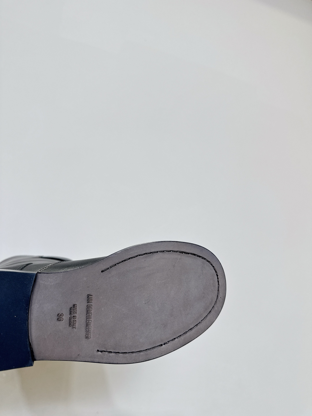 “Ann Demeulemeester Knight Boots: Unique Charm and Quality Craftsmanship” - 图片 9