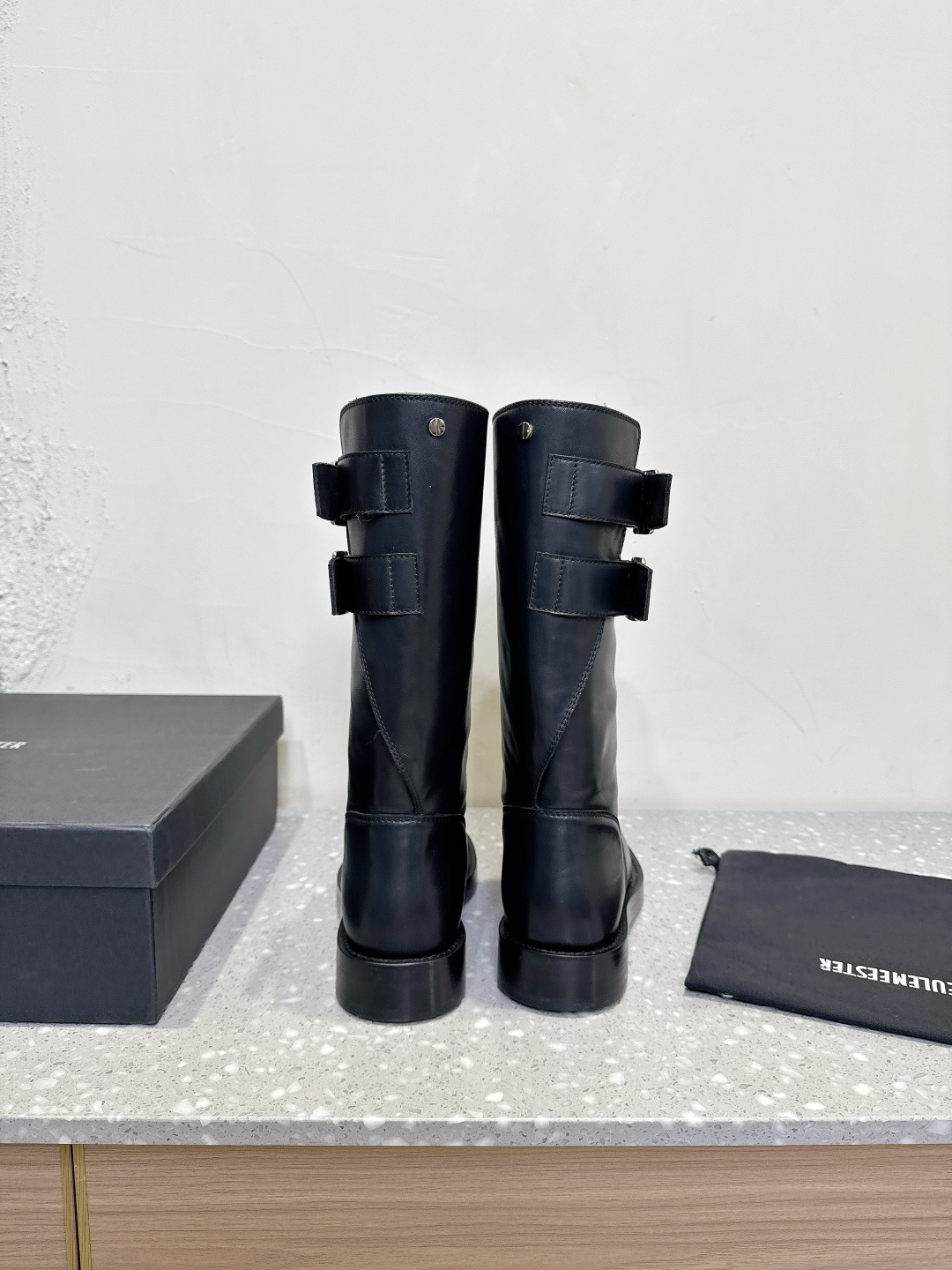 “Ann Demeulemeester Knight Boots: Unique Charm and Quality Craftsmanship” - 图片 6