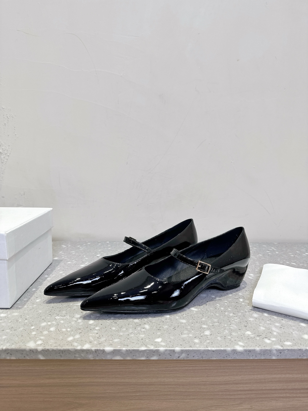 Khaite Spring and Summer Collection: Avant-Garde Fashion for Independent Women