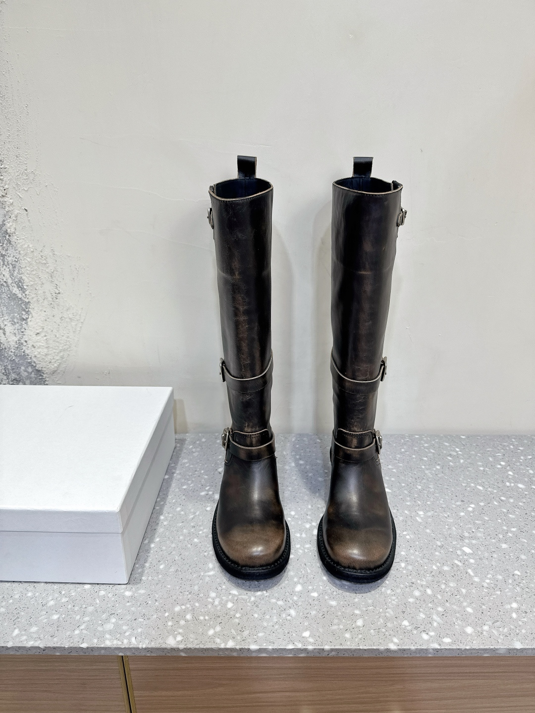 NO:498259,Long boots ICEDUST Niche trendy brand 25ss autumn and winter new style Western style Duoduo boots Call it the best looking Duoduo boots this year, not too much, retro and versatile, lazy and simple upper uses original imported cowhide leather/Niujing inner footbed sheepskin original custom rubber sole Size35-39 (40 custom made without return or exchange), boots, boots, cowhide, sheepskin19860909长靴ICEDUST 小众潮牌 25ss秋冬新款 西部风 堆堆靴 称之为今年最好看的堆堆靴,毫不过分,复古百搭,慵懒简约 鞋面采用原版进口擦色牛皮/牛京 内里垫脚羊皮 鞋底原版定制橡胶大底 Size35-39（40订做不退换）,靴子,boots,cowhide,sheepskin,Women's Shoes