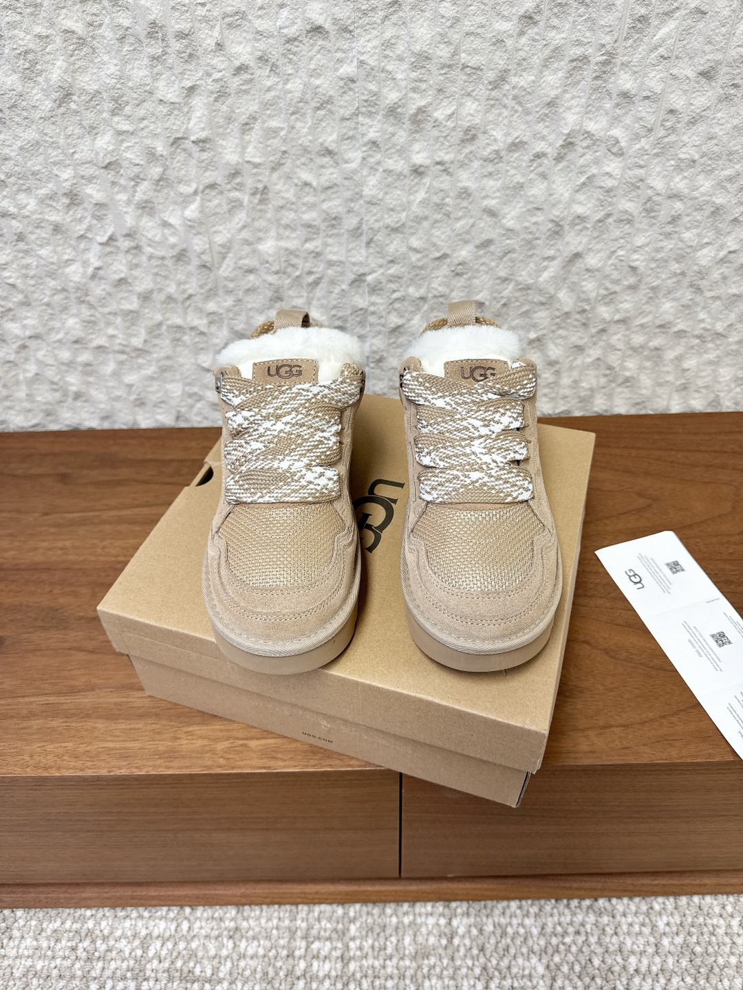 NO:536522,G339 UGG Niche Trendy Brand 25ss Autumn and Winter New Style, Fur Integrated Couple Style, Casual Snow Boots, I have seen too many classic styles, and need some embellishments. I love wool knitting this year, becoming the mainstream trend of popular outfits in the cold winter. What else is more eager to be comfortable and warm in the long winter? The upper uses the original imported Niujing/breathable net, inner foot pad wool, original customized rubber sole, Size35-44 (women's size 40, customized, no return or exchange), casual shoes/sports shoes, boots, sneakers19860909G339 UGG 小众潮牌 25ss秋冬新款 皮毛一体 情侣款 休闲 雪地靴 看多了经典款 需要一些点缀 今年特别爱毛线编织 成为寒冬流行穿搭的主流趋势 漫长的冬日还有什么比舒适度保暖更渴求呢 鞋面采用原版进口牛京/透气网 内里垫脚羊毛 鞋底原版定制橡胶大底 Size35-44（女码40,订做不退换）,休闲鞋/运动鞋,boots,sneakers,Women's Shoes