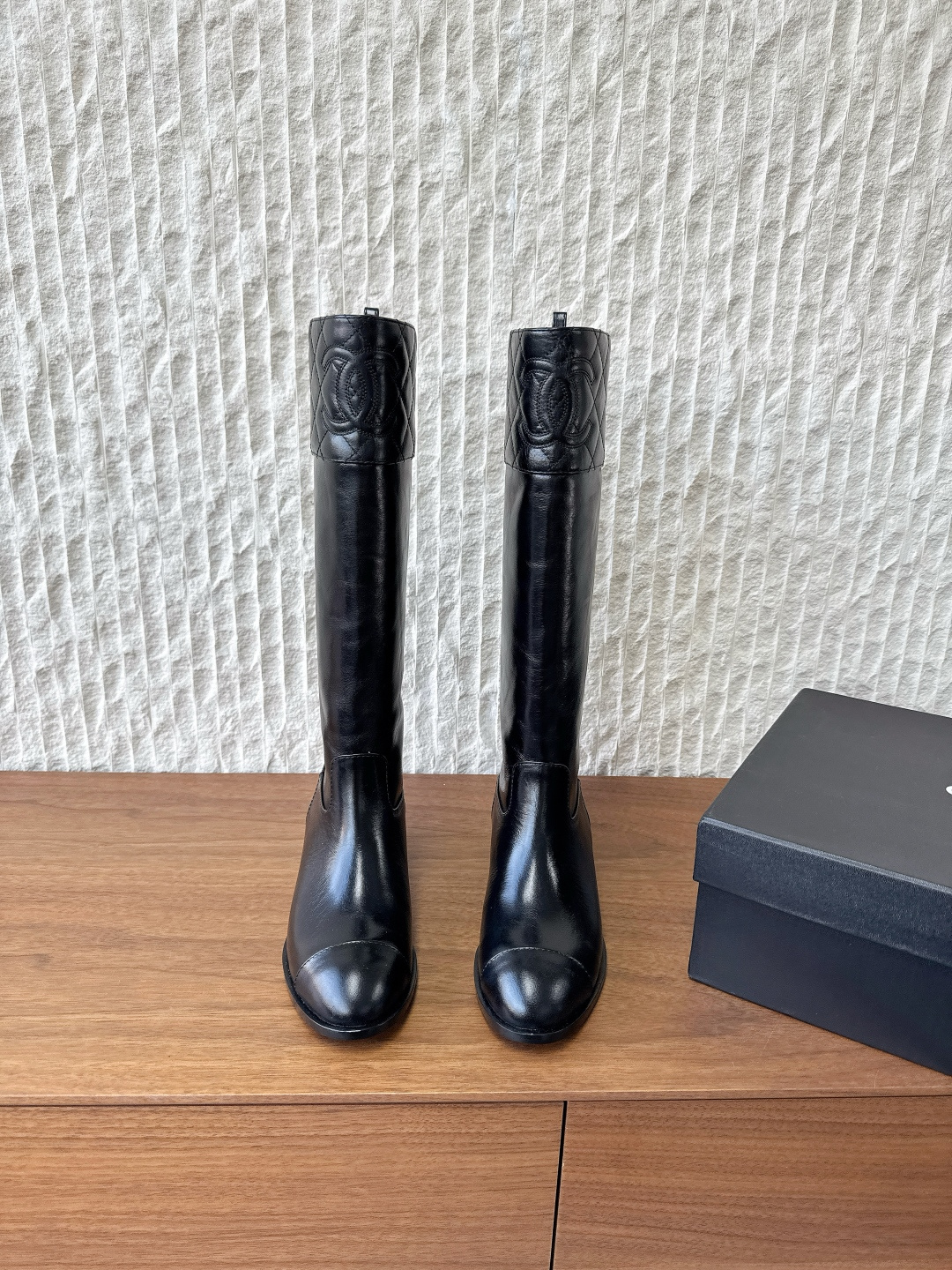 Chanel Xiaoxiang 25ss nuevas botas de tacón de bloque de diamantes estilo otoño e invierno son una serie de artículos d…