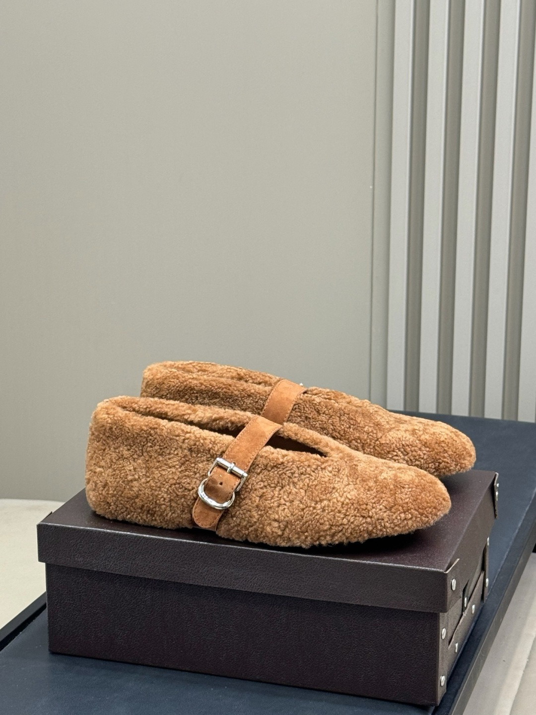 NO:613215,G101 alaiafw25 new arrival～ Alai～ 25 autumn and winter new lamb wool Mary Jane, soft and comfortable, the most important thing is so beautiful, a must-have item size 35-41, fur shoes, alaia, mary jane19860909G101 alaiafw25 new arrival～ 阿莱～ 25秋冬 羔羊毛玛丽珍新品 柔软舒适,关键还这么好看 必入单品哦 size 35-41,毛毛鞋,alaia,mary jane,Women's Shoes