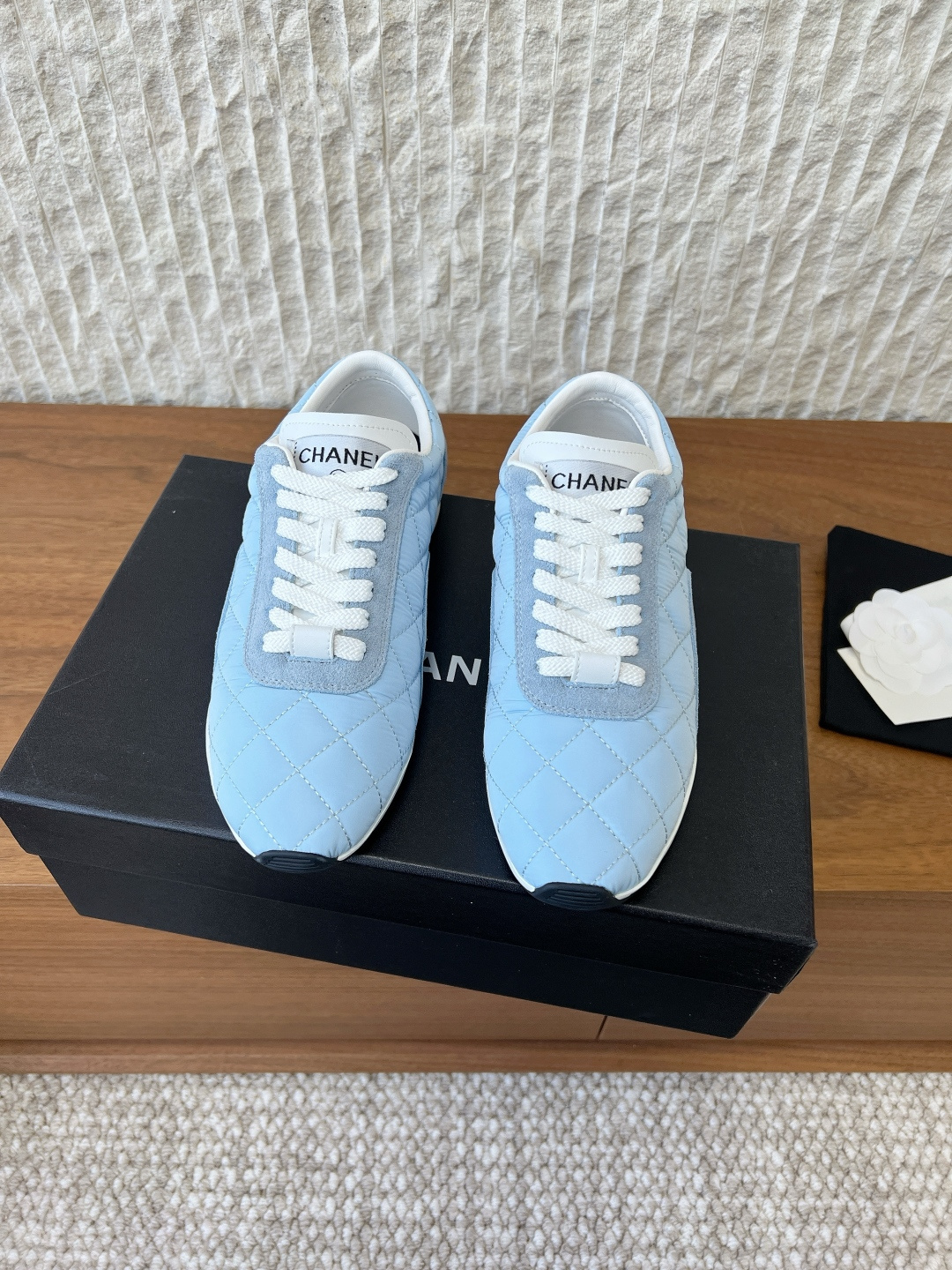 NO:628219,G630 Chanel Xiaoxiang 26cc early spring new style rhombus pattern moral training shoes tennis shoes casual shoes sports shoes original purchase development and production Xiaoxiang's latest hidden tennis shoes soft rhombus pattern soft lambskin with big tongue and classic double C logo full of retro feel and the most versatile black and white color matching Coco girls must buy a casual shoe sole broken stud design super soft fabric adopts original imported lambskin rhombus pattern  Sheepskin lining, original customized broken nail rubber outsole, Size 35-40 (40.41 custom-made, non-returnable), casual shoes/sports shoes, chanel, sneakers, sheepskin19860909G630 Chanel 小香 26cc早春新款 菱格纹 德训鞋 网球鞋 休闲鞋 运动鞋 原版购入开发 做货 小香最新隐藏款网球鞋软菱格纹 柔软小羊皮配搭大鞋舌和经典双C logo满满的复古感又是最最最百搭的黑白配色 coco女孩必入的一款休闲鞋 鞋底碎钉设计 超级柔软 面料采用原版进口小羊皮菱格纹 内里垫脚羊皮 鞋底原版定制碎钉橡胶大底 Size35-40（40.41订做不退换）,休闲鞋/运动鞋,chanel,sneakers,sheepskin,Women's Shoes