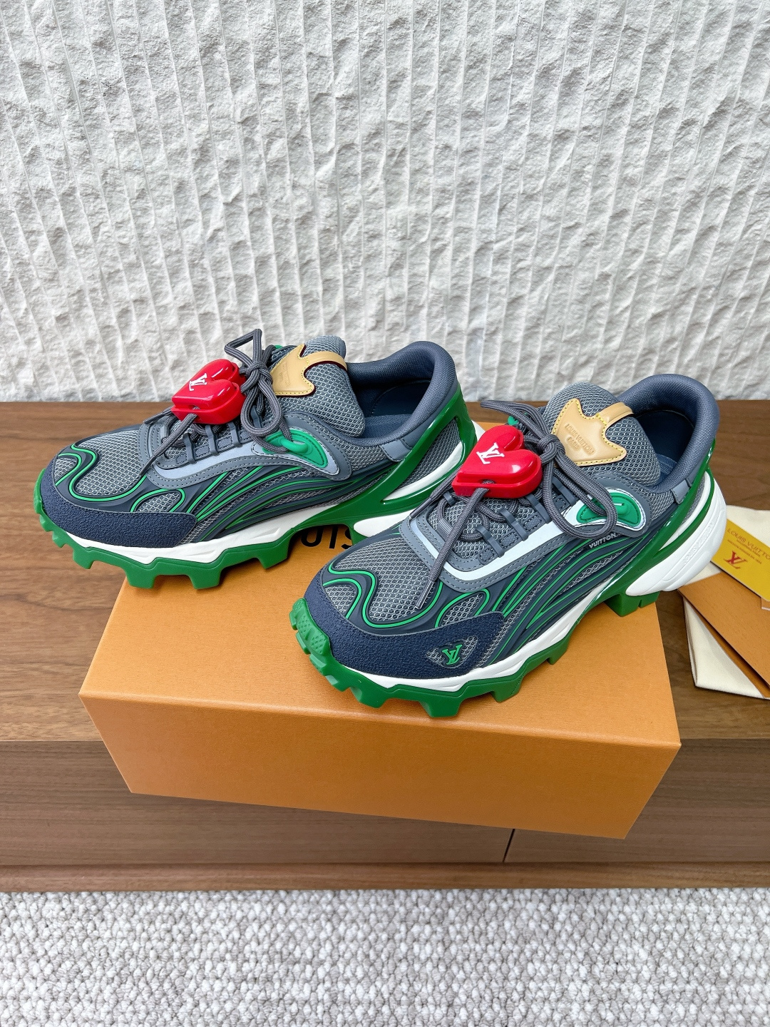 Louis Vuitton Louis Vuitton 路易威登26ss早春新款 休闲鞋 运动鞋 徒步鞋