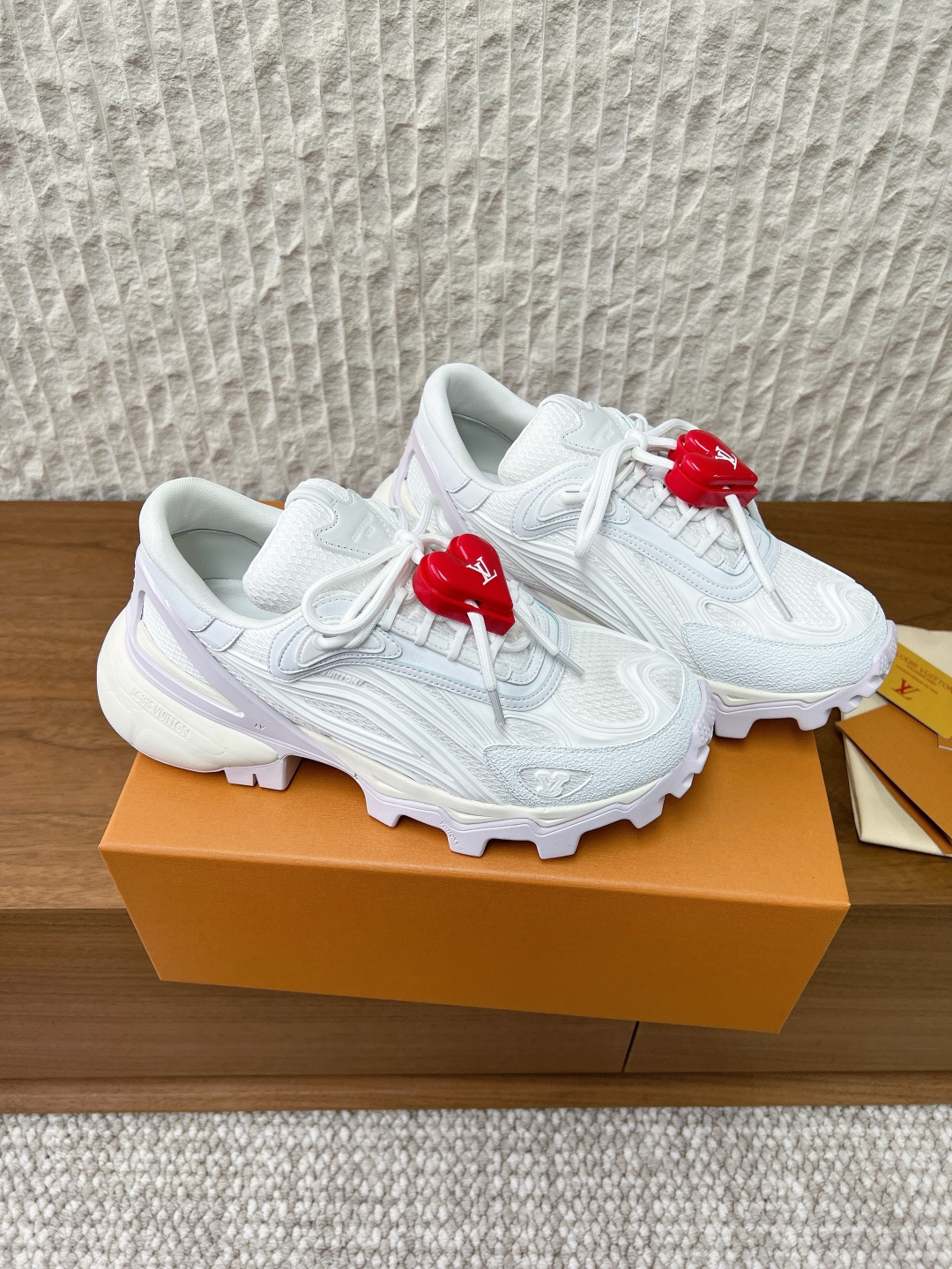 Louis Vuitton Louis Vuitton 路易威登26ss早春新款 休闲鞋 运动鞋 徒步鞋
