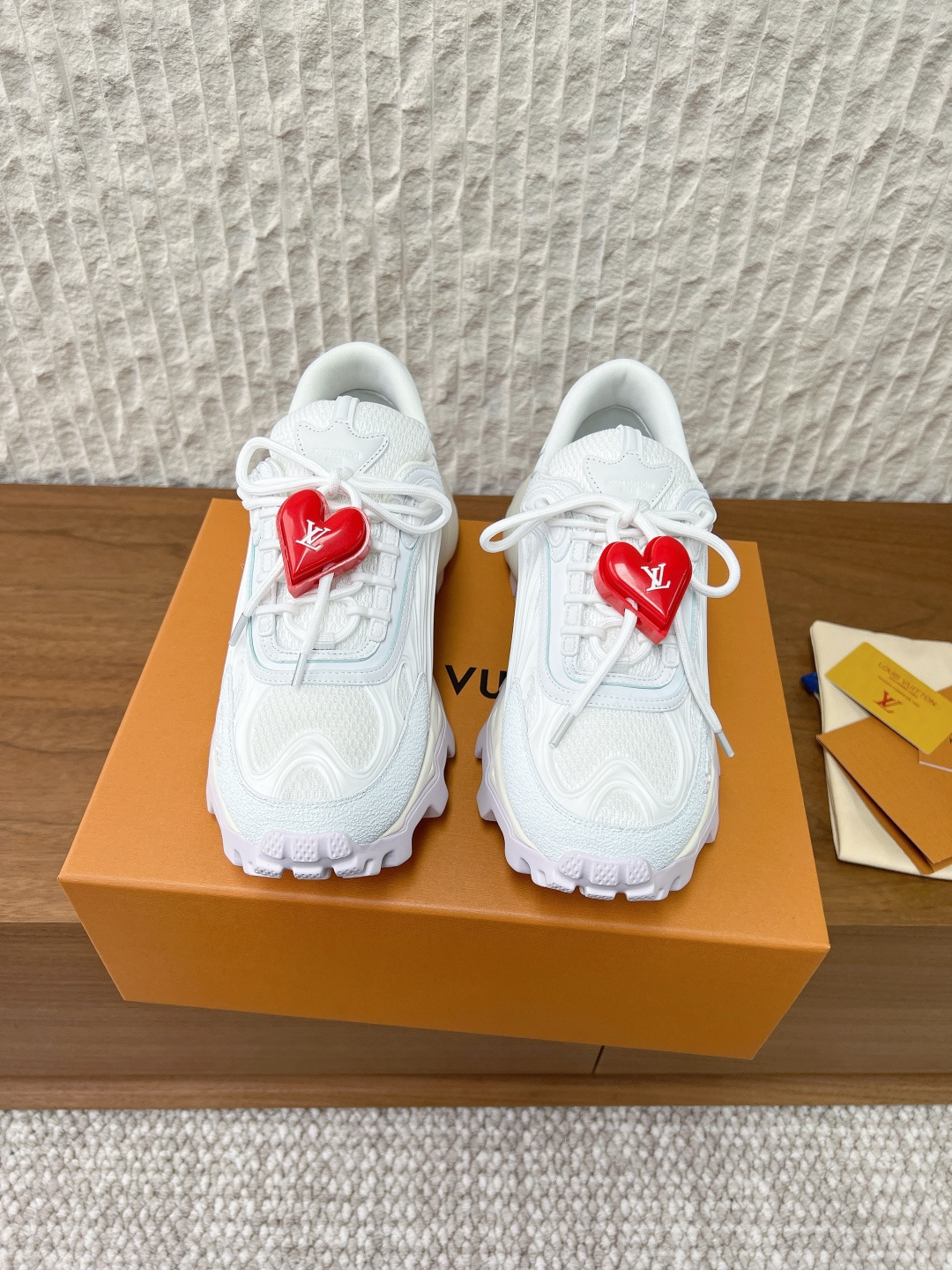 Louis Vuitton Louis Vuitton 路易威登26ss早春新款 休闲鞋 运动鞋 徒步鞋