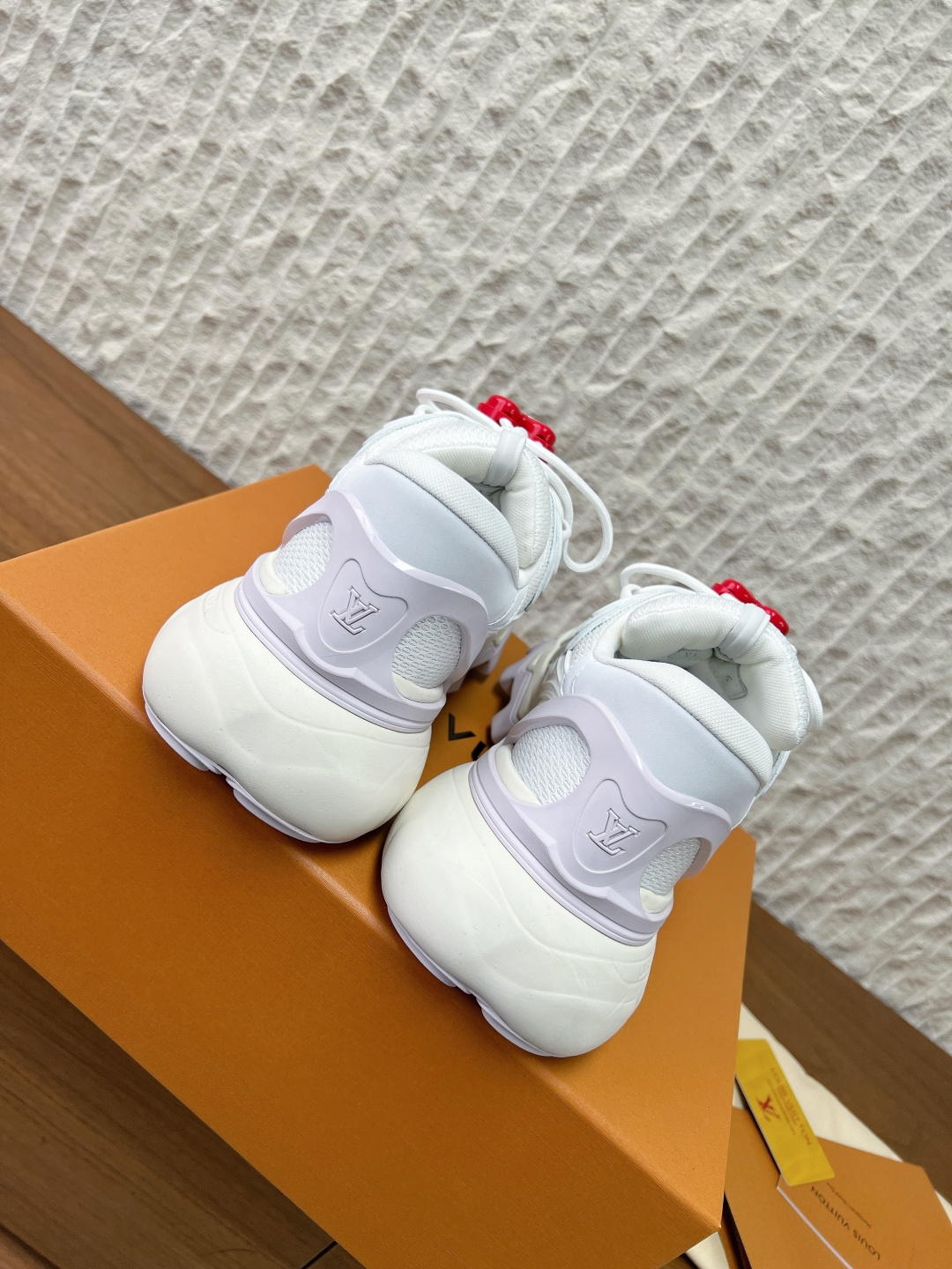 Louis Vuitton Louis Vuitton 路易威登26ss早春新款 休闲鞋 运动鞋 徒步鞋
